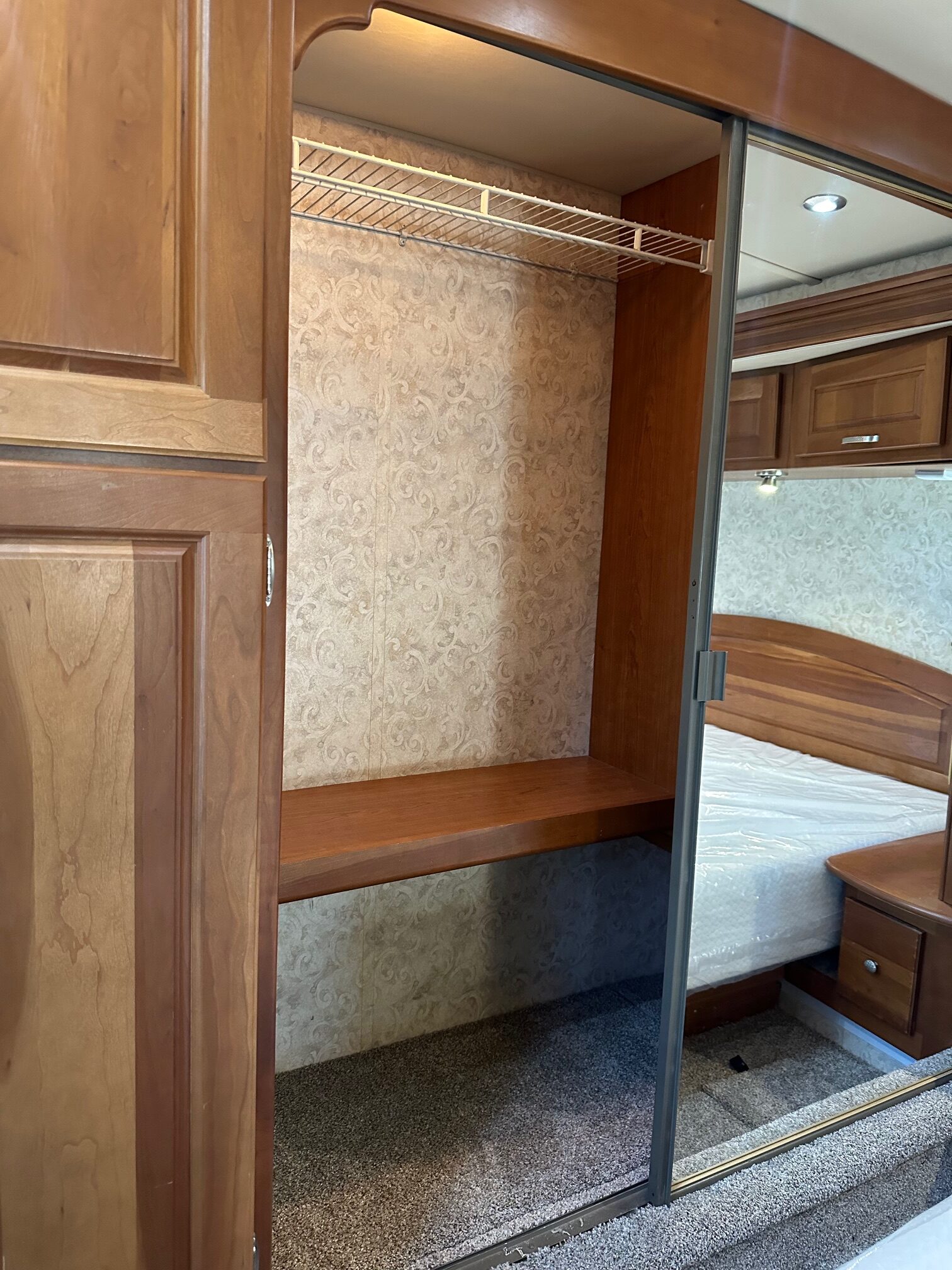 2006 Winnebago Vectra 40KD Class A Diesel Pusher Motorhome 