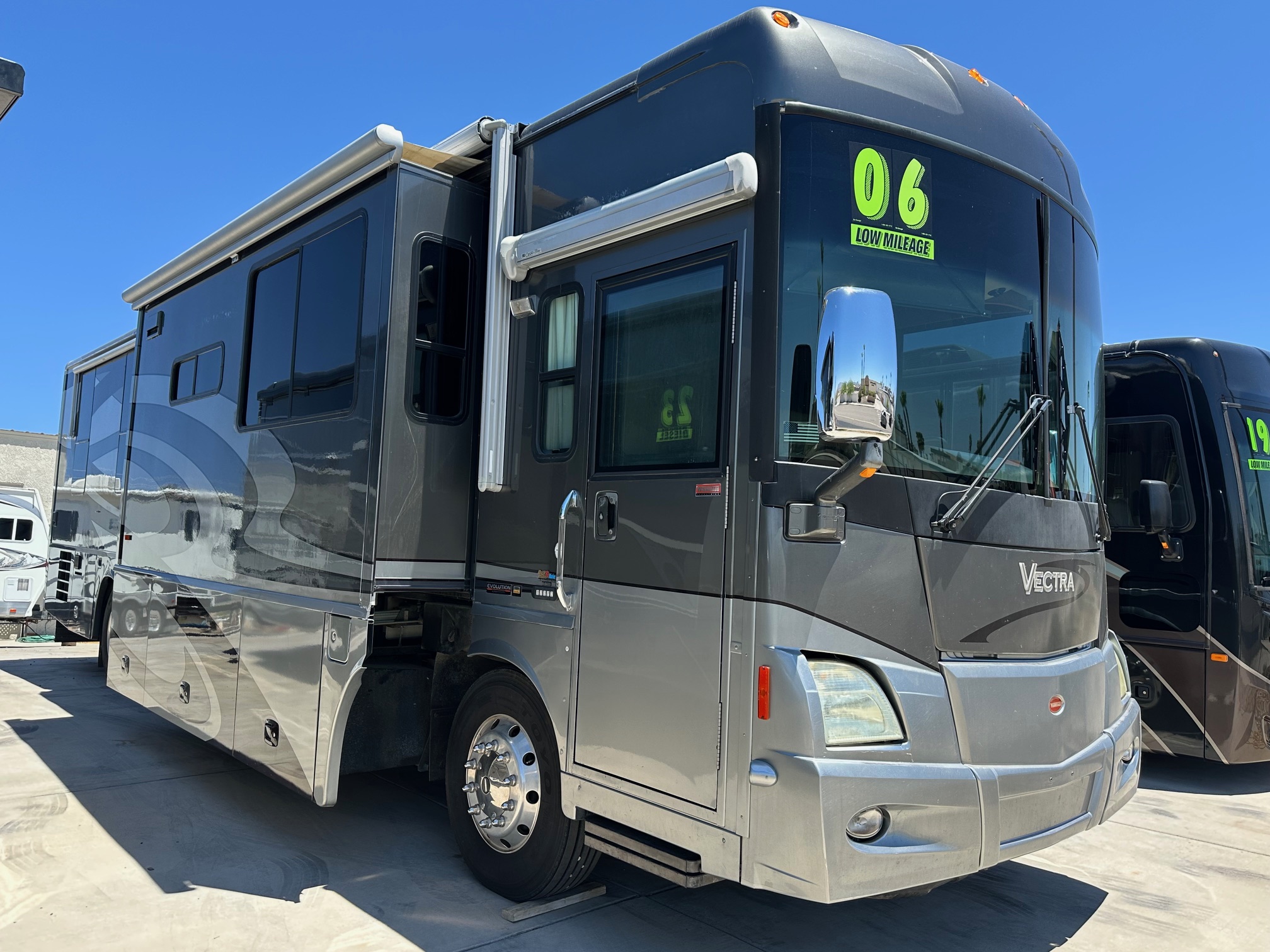 2006 Winnebago Vectra 40KD Class A Diesel Pusher Motorhome 