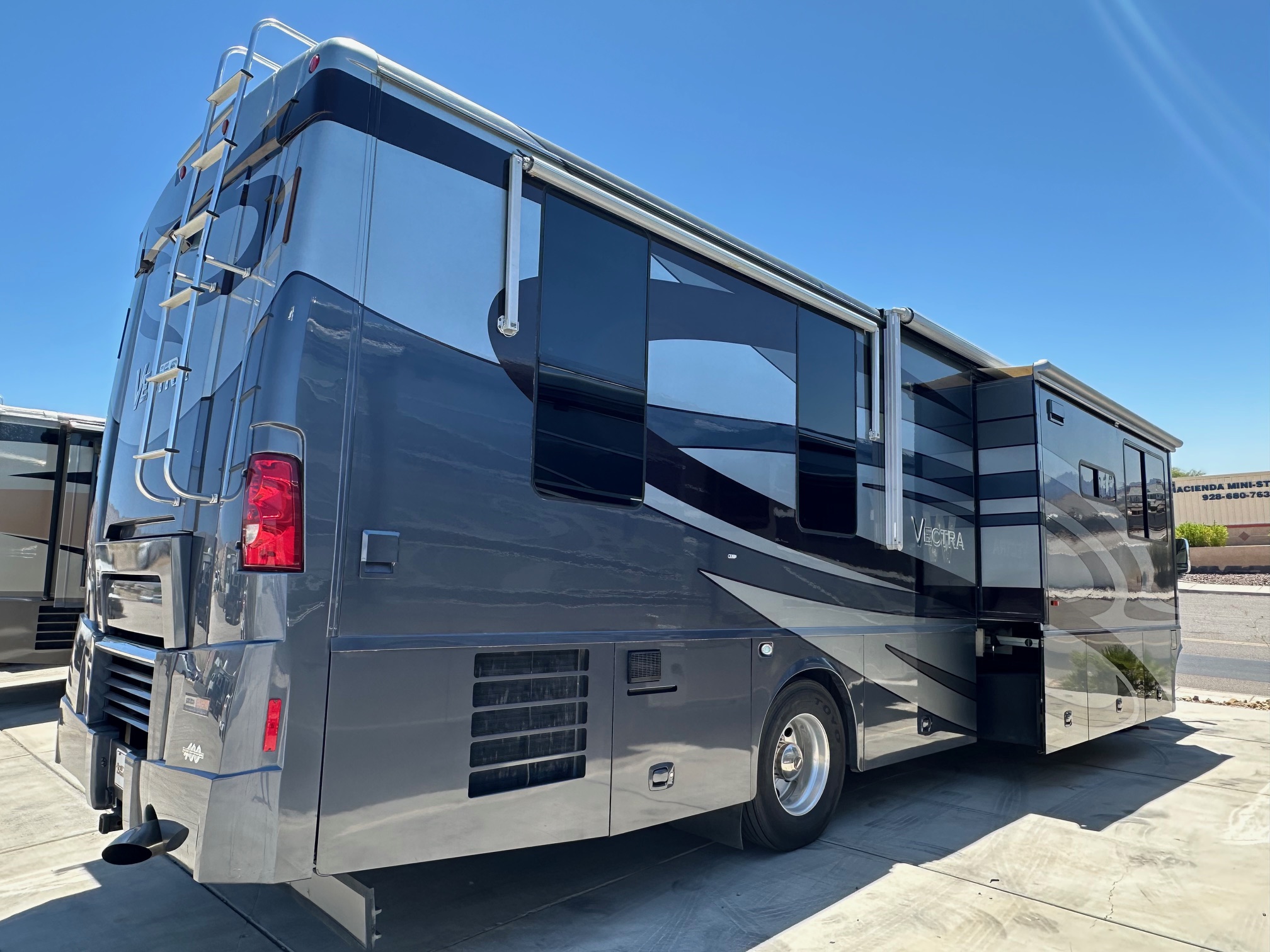 2006 Winnebago Vectra 40KD Class A Diesel Pusher Motorhome 