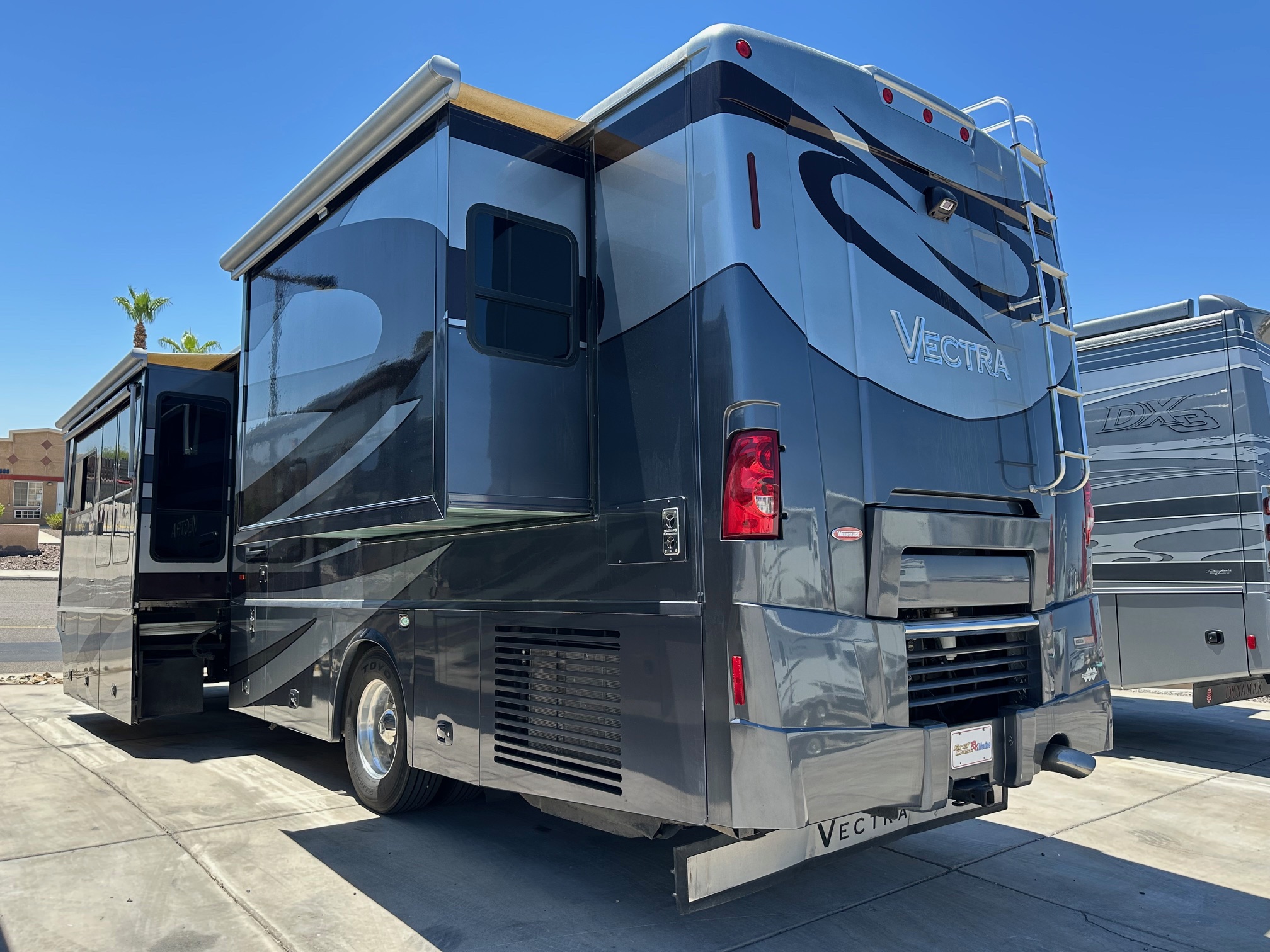 2006 Winnebago Vectra 40KD Class A Diesel Pusher Motorhome 