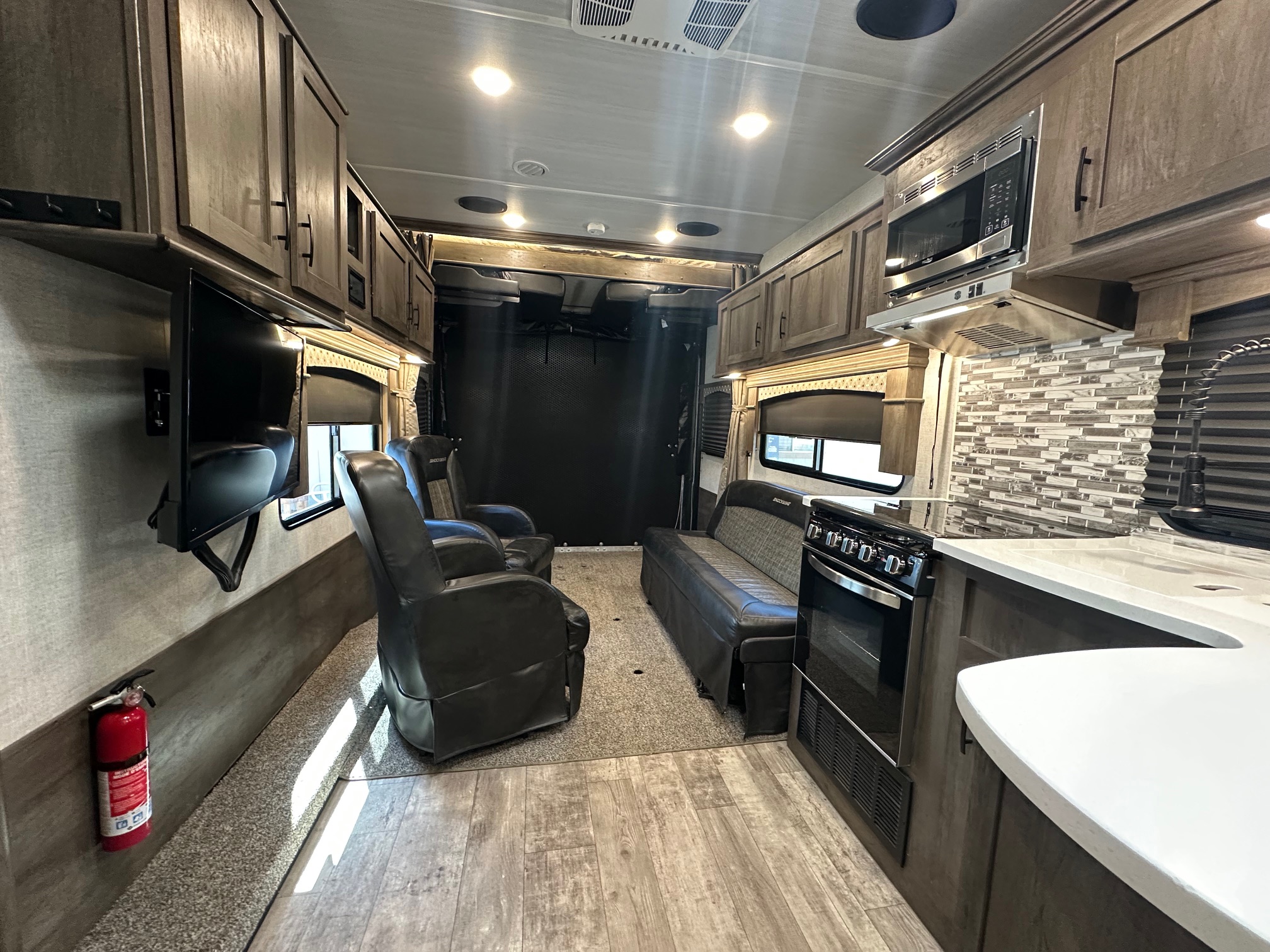 2021 Forest River Shockwave 25RQG-MX toy hauler 