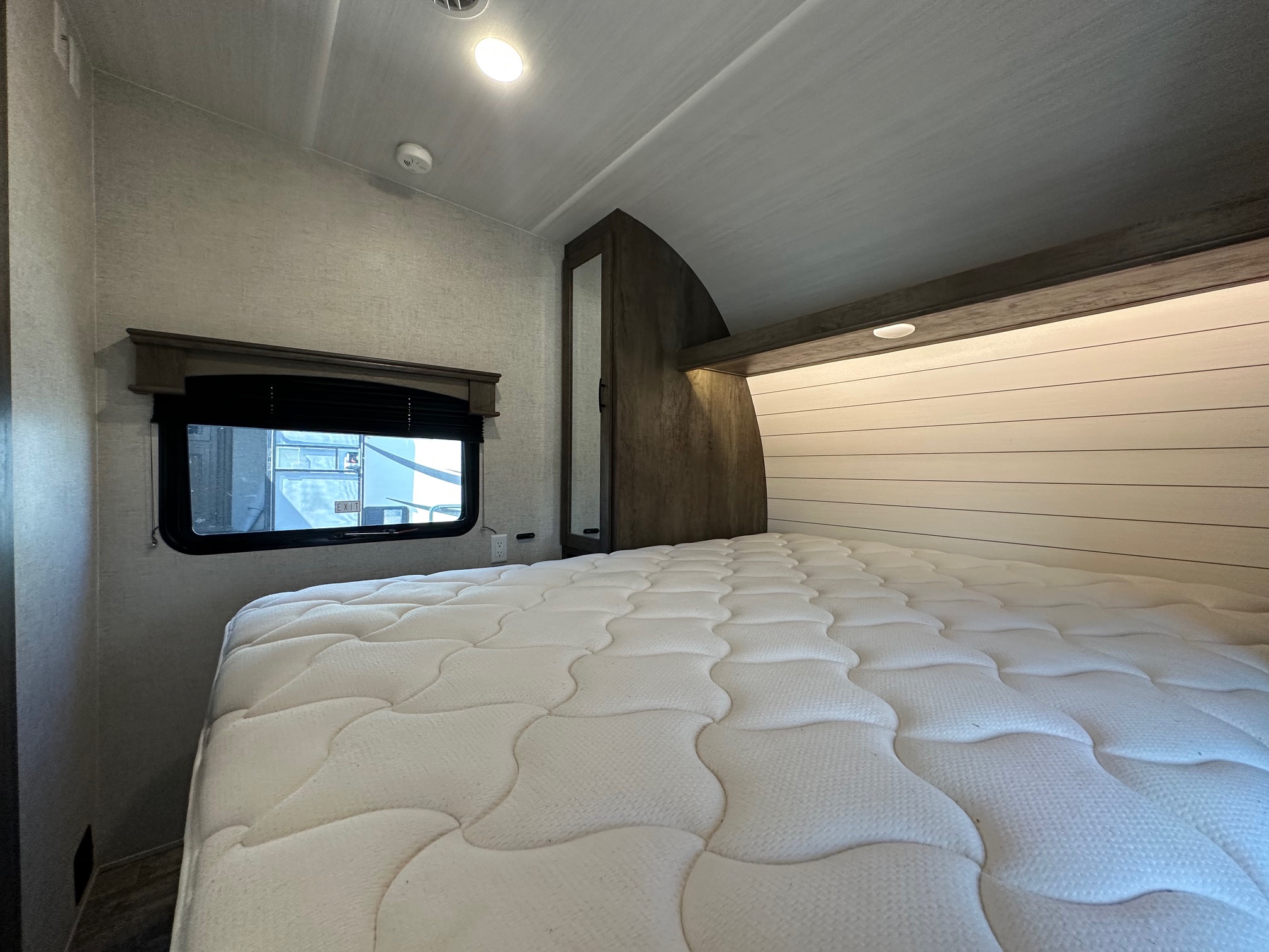 2021 Forest River Shockwave 25RQG-MX toy hauler 