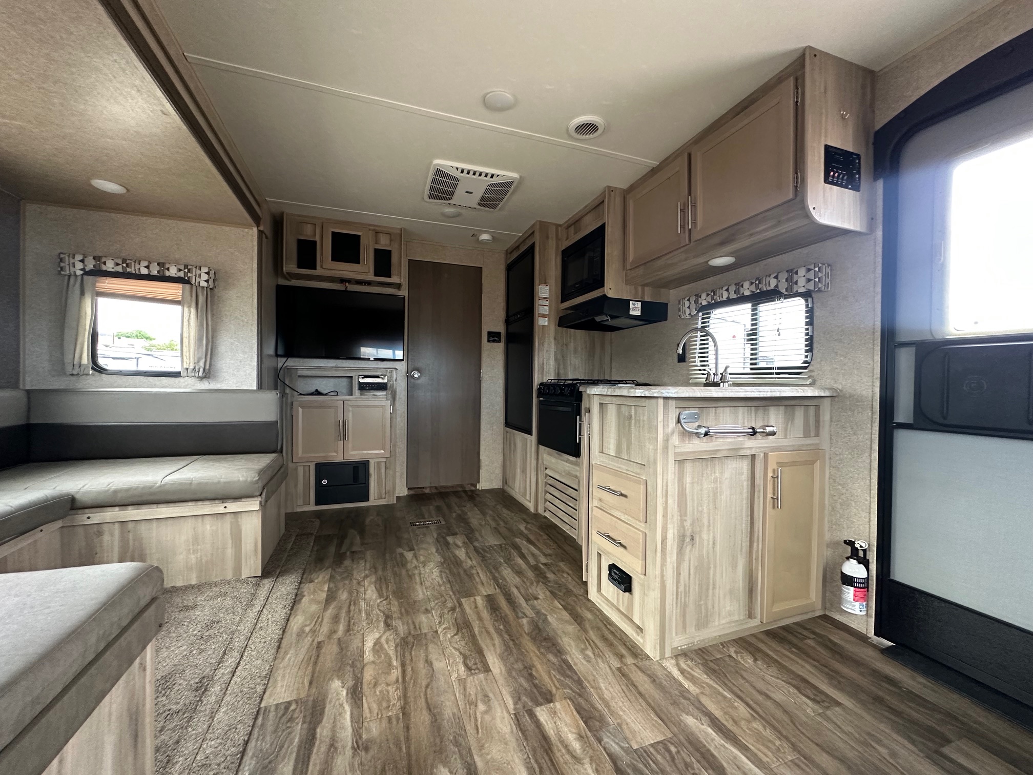 2020 Coachmen Catalina SBX 231MKS travel trailer
