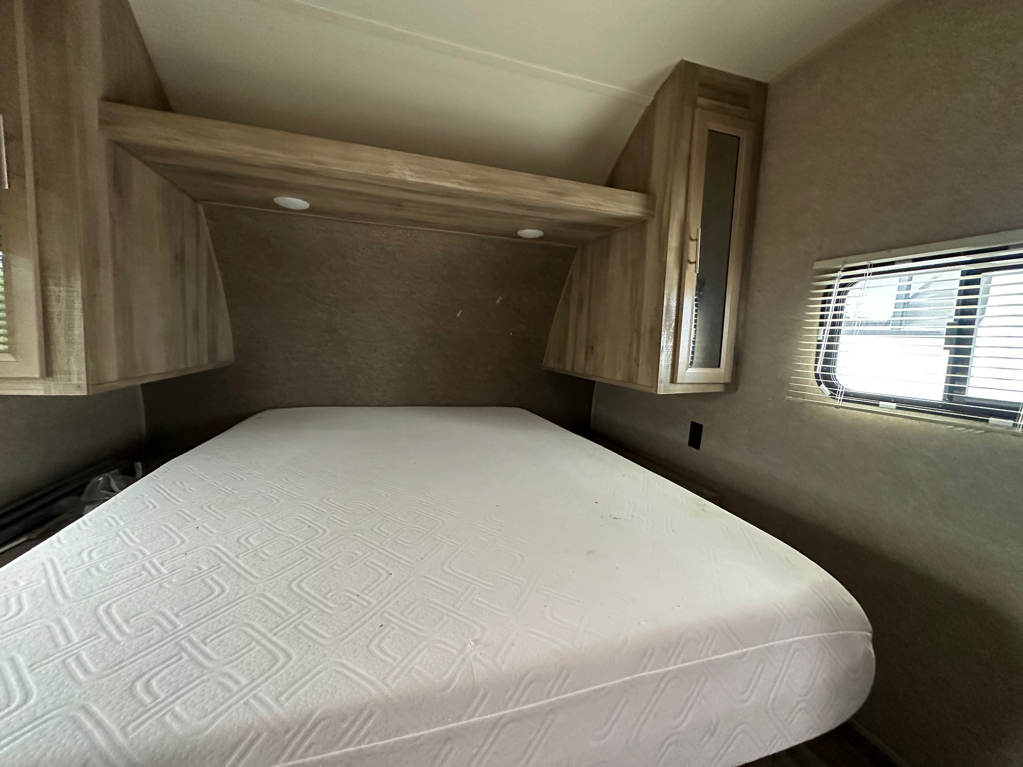 2020 Coachmen Catalina SBX 231MKS travel trailer