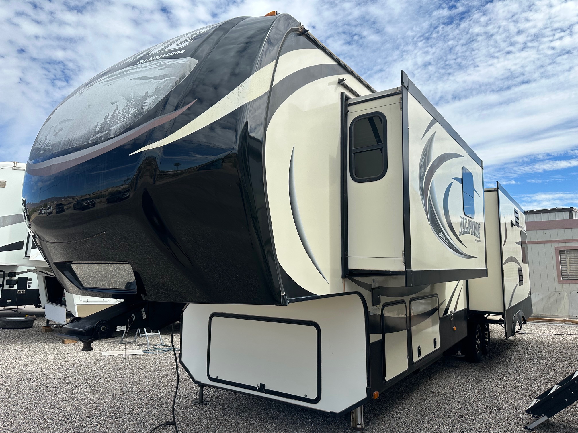 2016 Keystone Alpine 3600RS 5th wheel