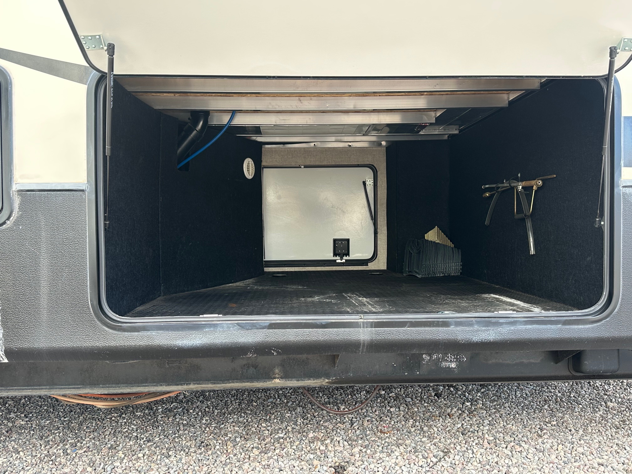 2016 Keystone Alpine 3600RS 5th wheel