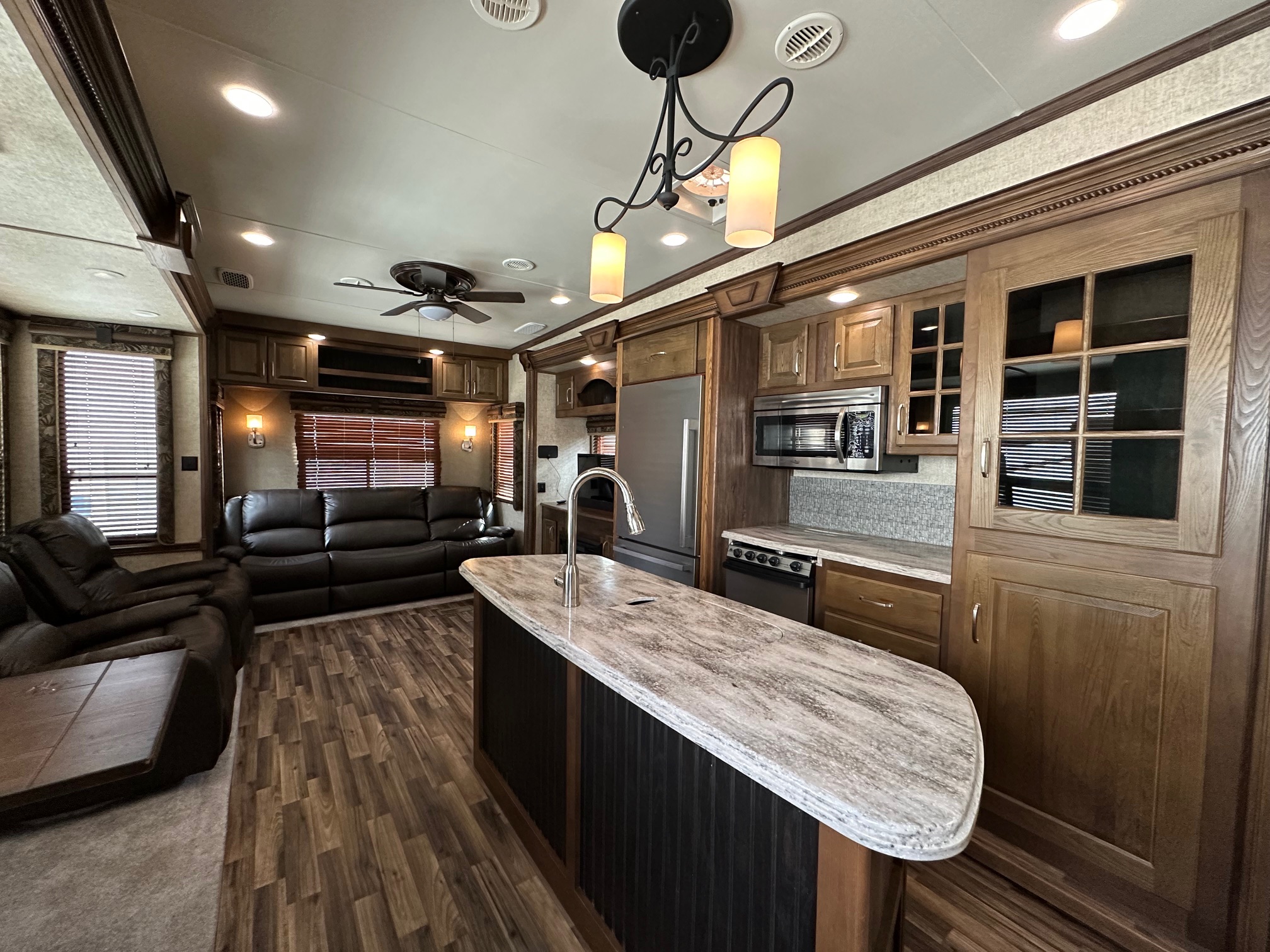 2016 Keystone Alpine 3600RS 5th wheel