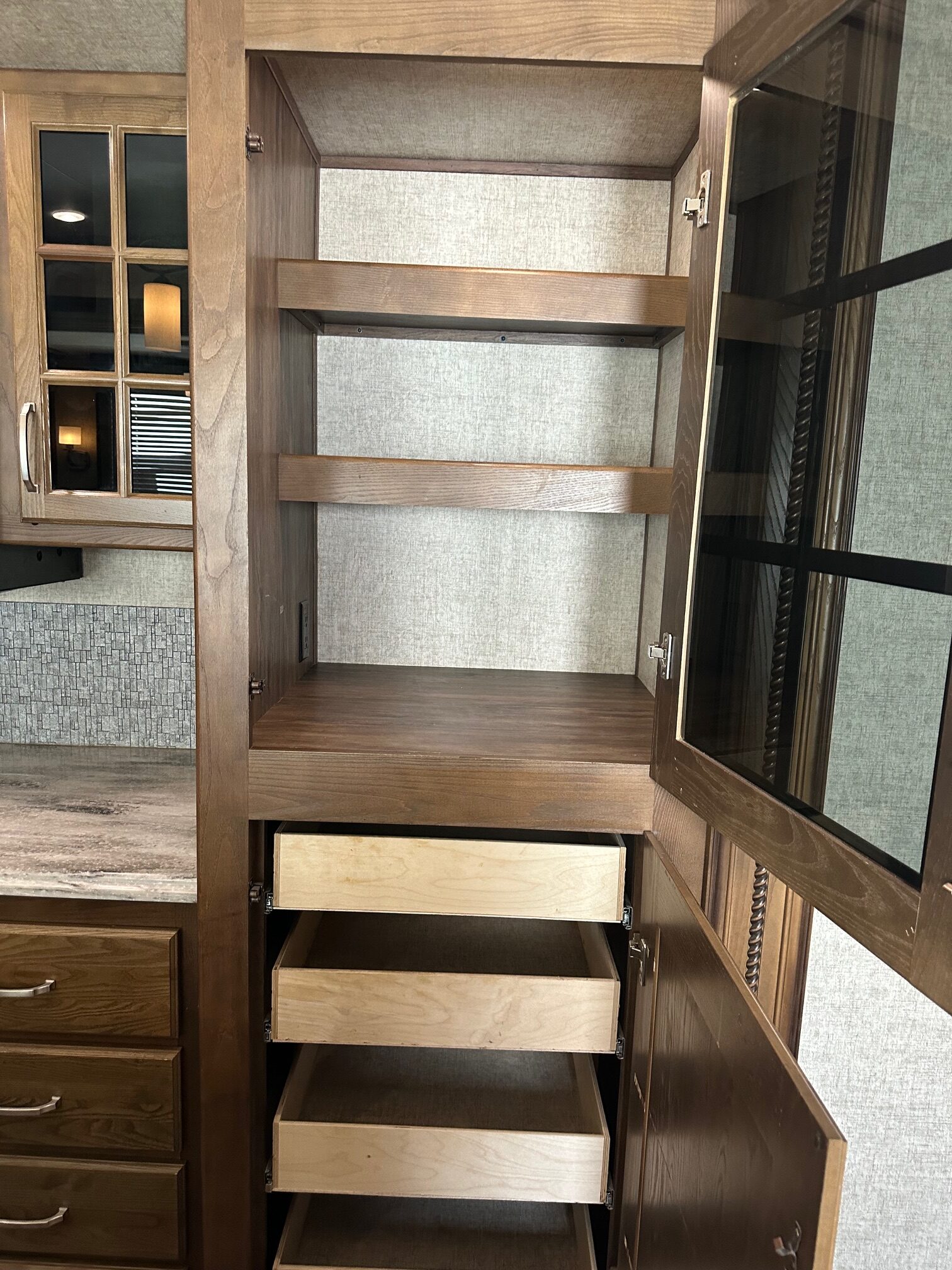 2016 Keystone Alpine 3600RS 5th wheel