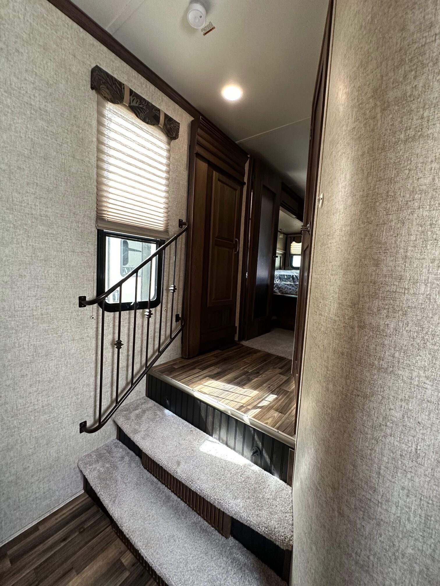 2016 Keystone Alpine 3600RS 5th wheel