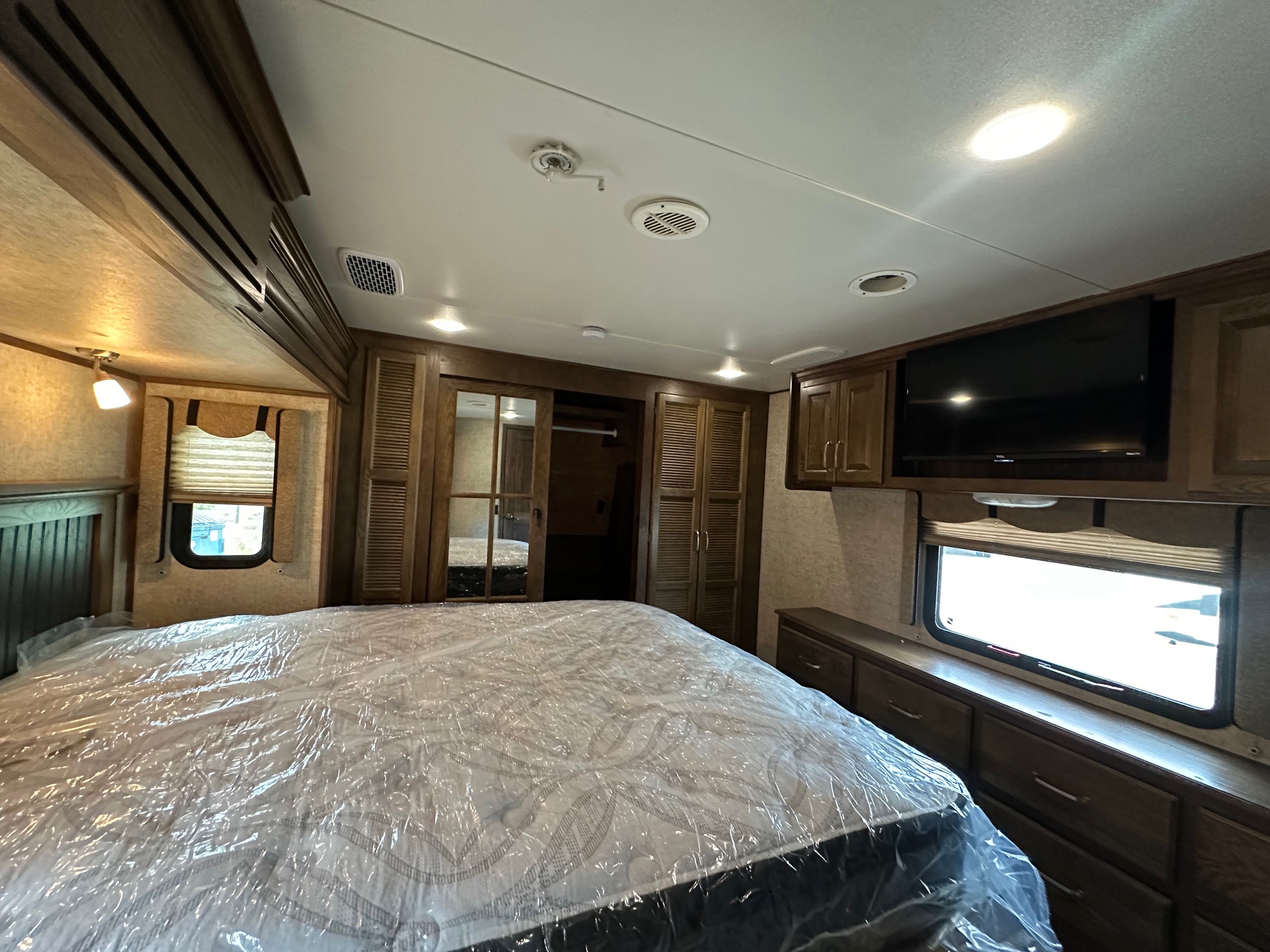 2016 Keystone Alpine 3600RS 5th wheel