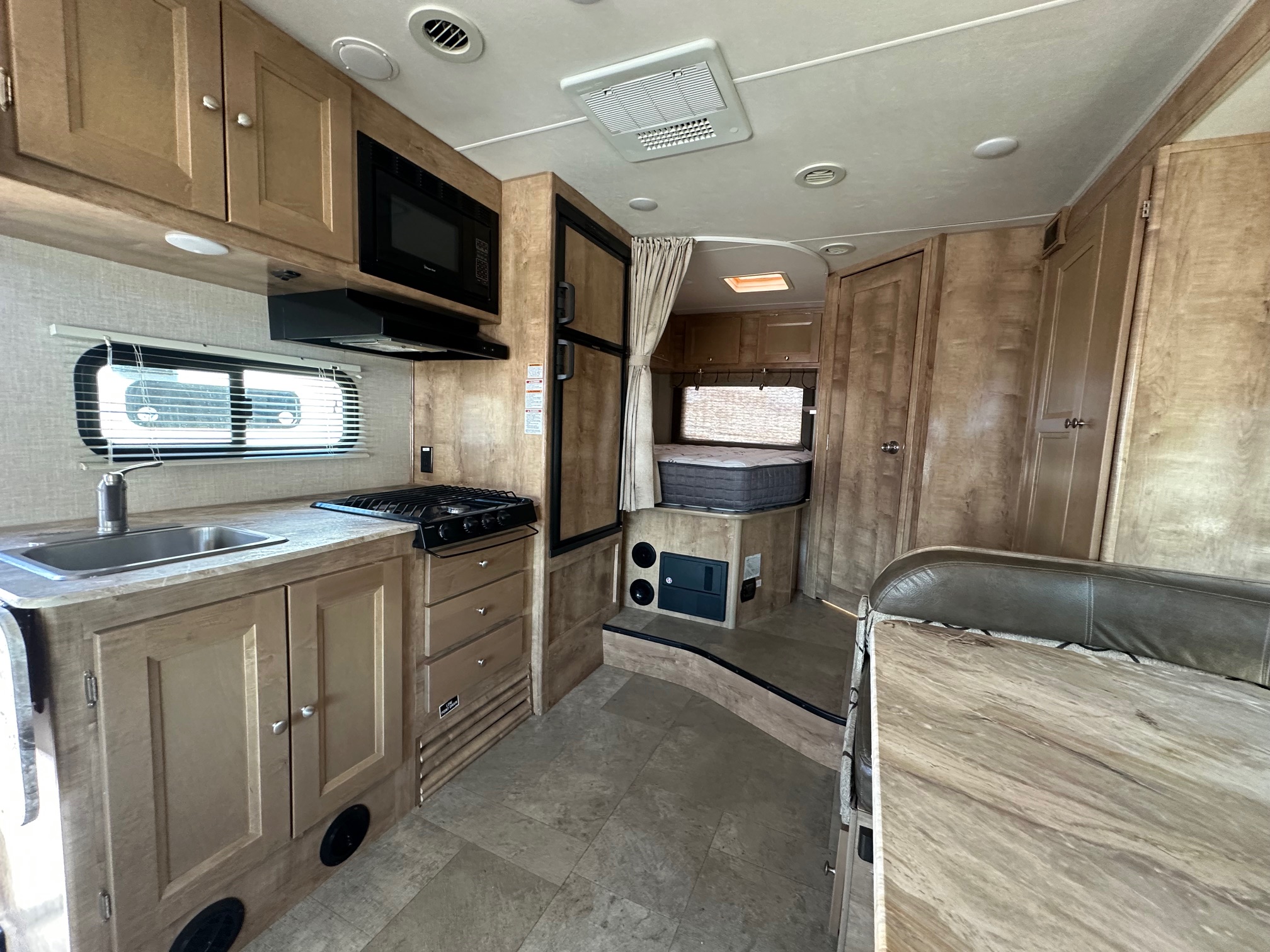 2020 Coachmen Leprechaun 220QB Class C Motorhome 