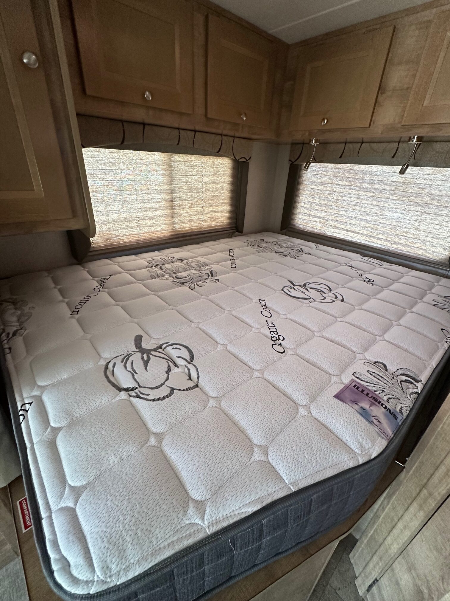 2020 Coachmen Leprechaun 220QB Class C Motorhome 