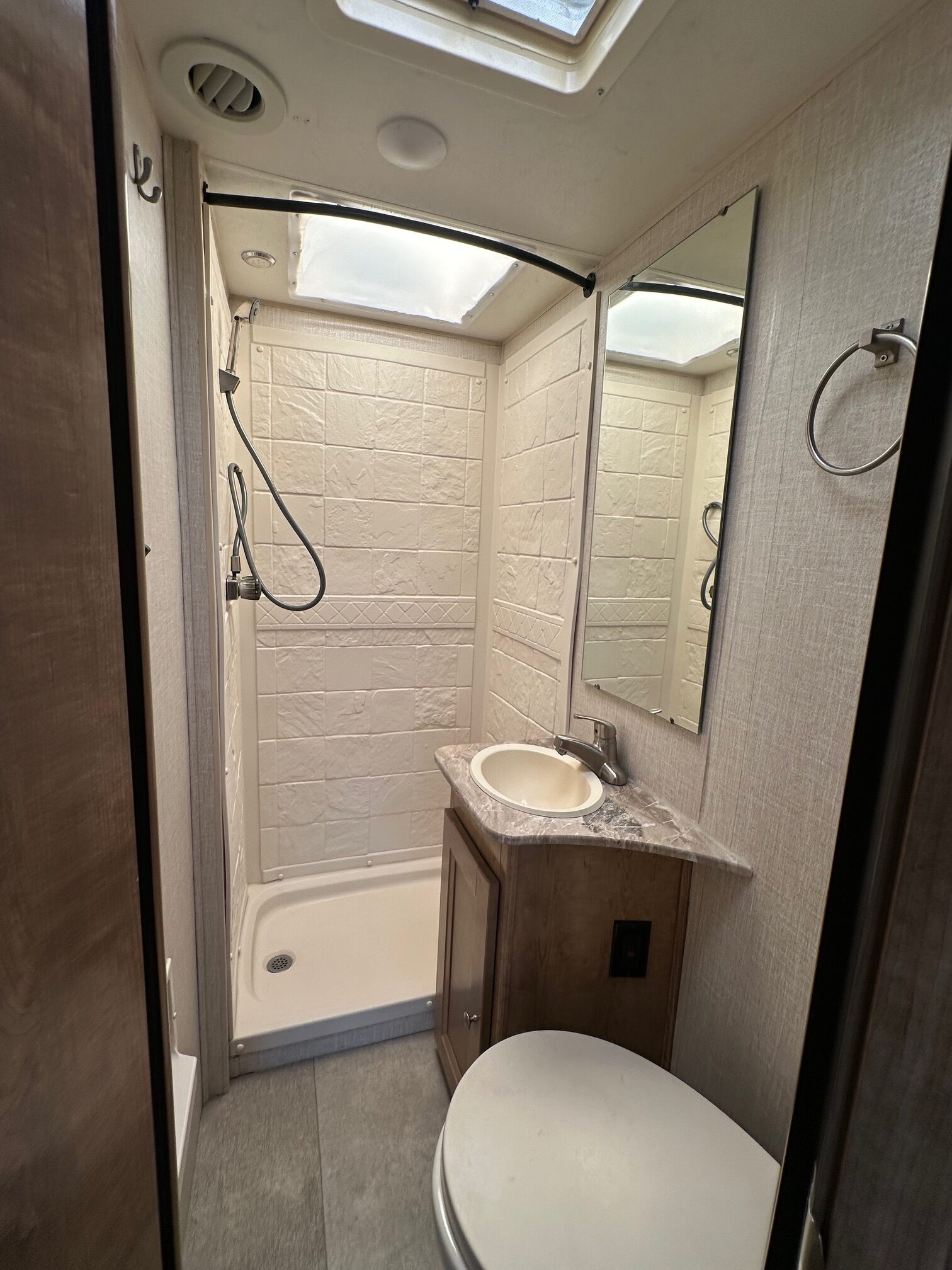 2020 Coachmen Leprechaun 220QB Class C Motorhome 