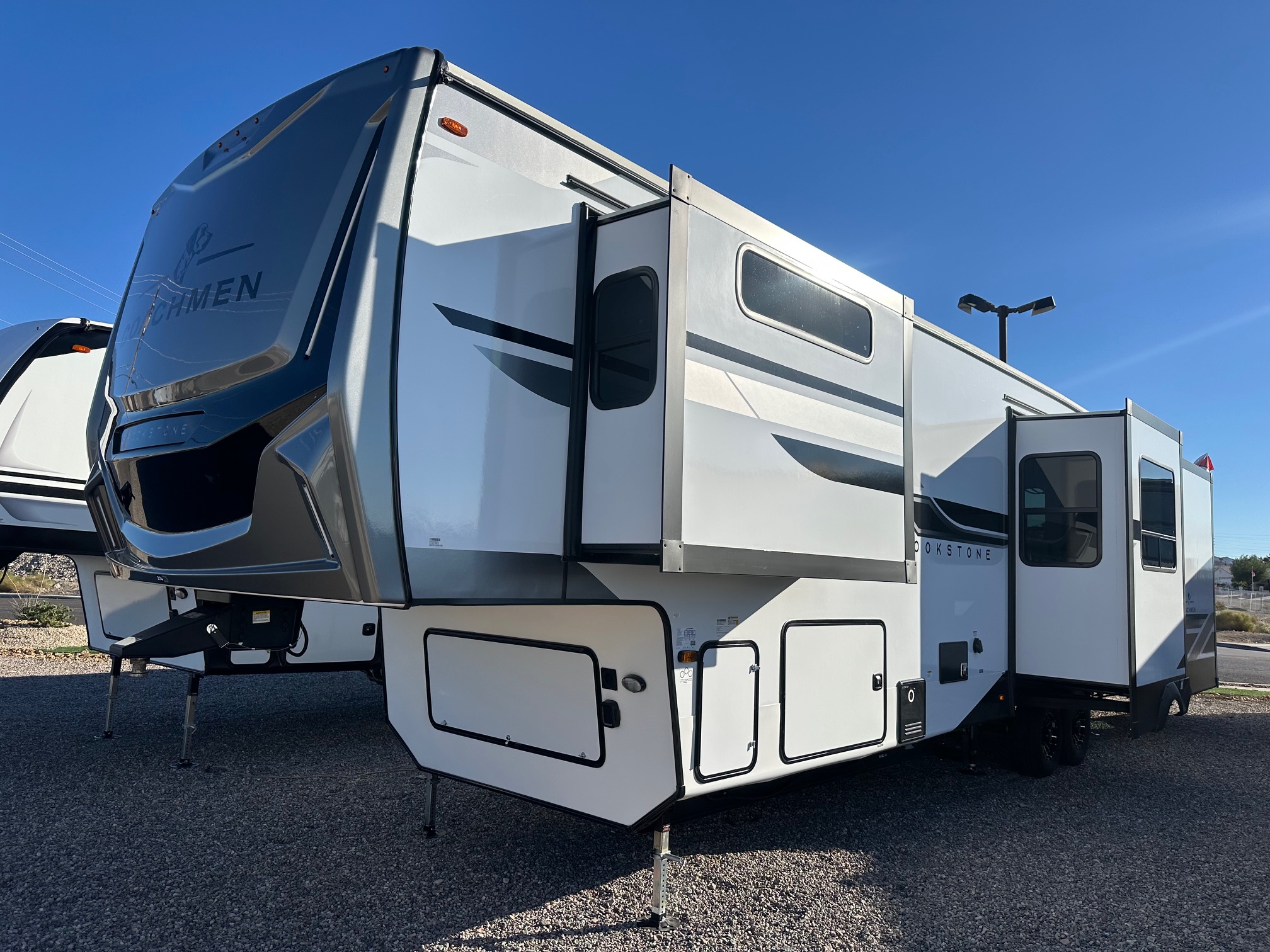 NEW 2026 Coachmen Brookstone 374RK 5th wheel