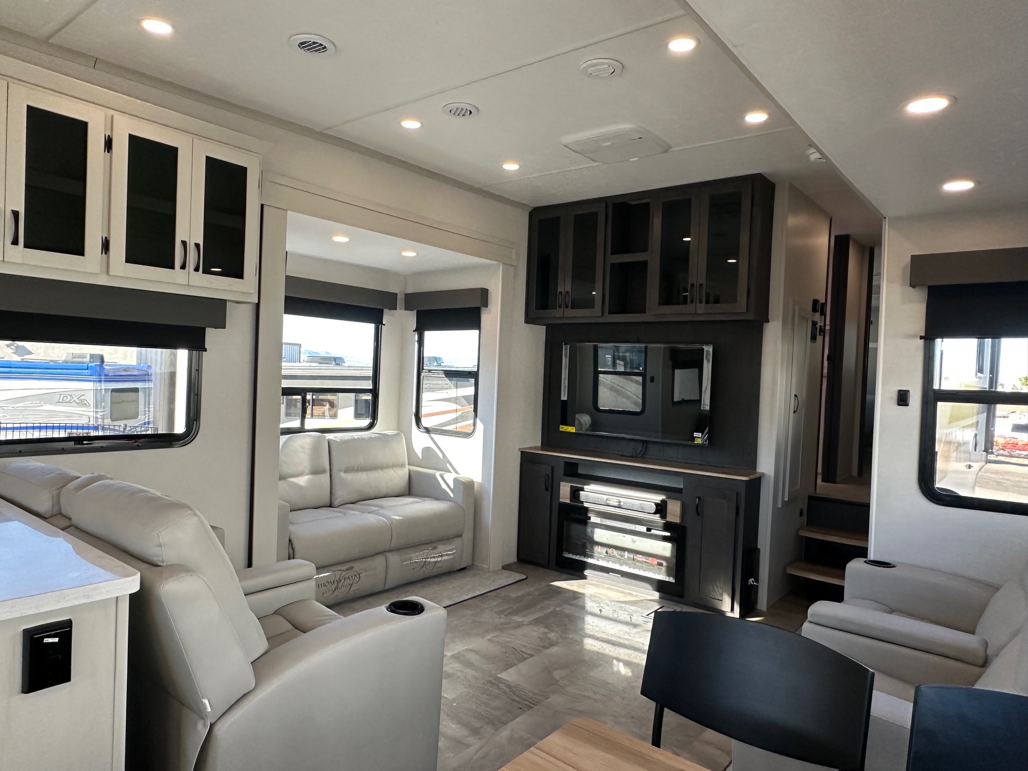 NEW 2026 Coachmen Brookstone 374RK 5th wheel