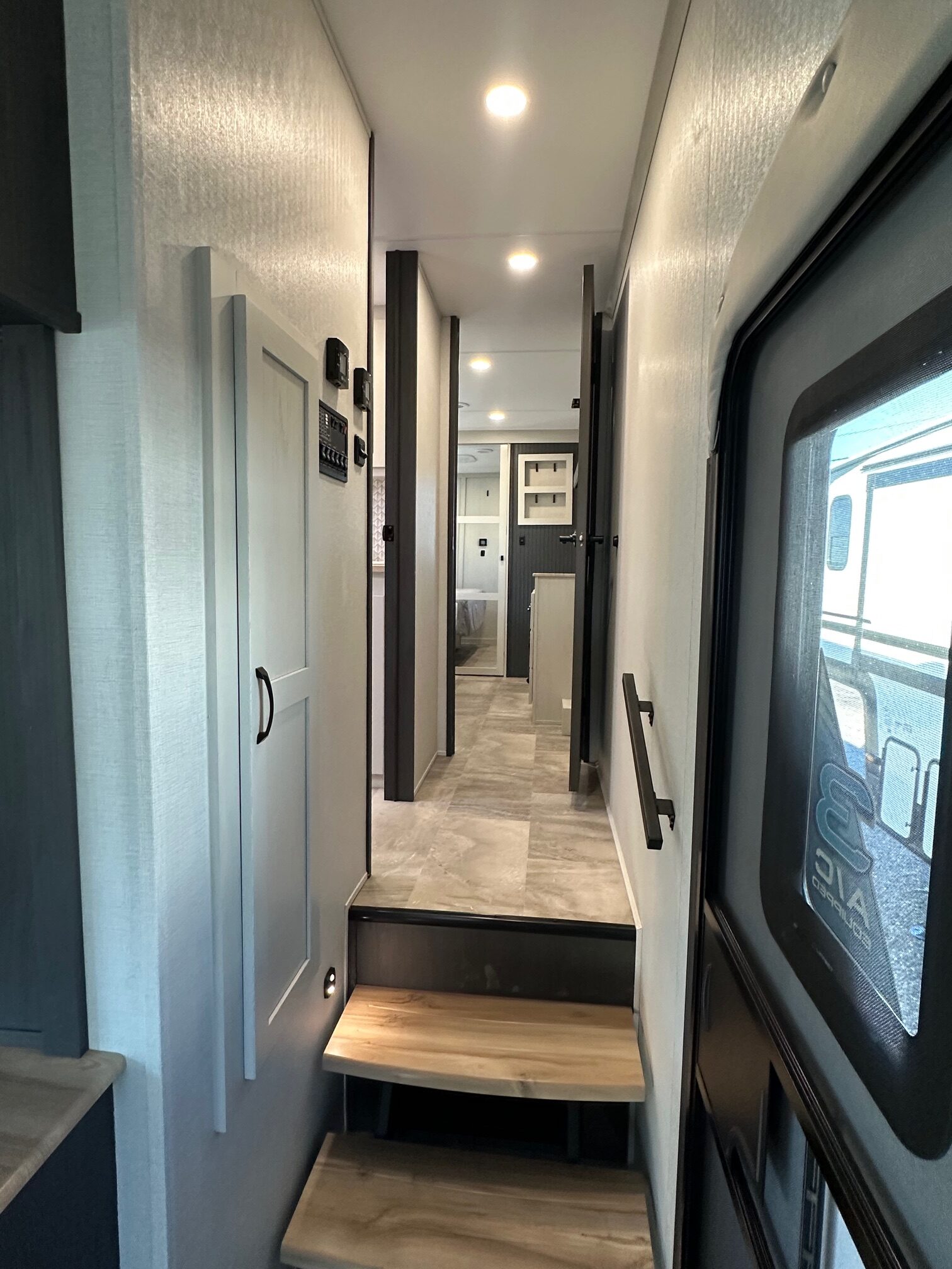NEW 2026 Coachmen Brookstone 374RK 5th wheel
