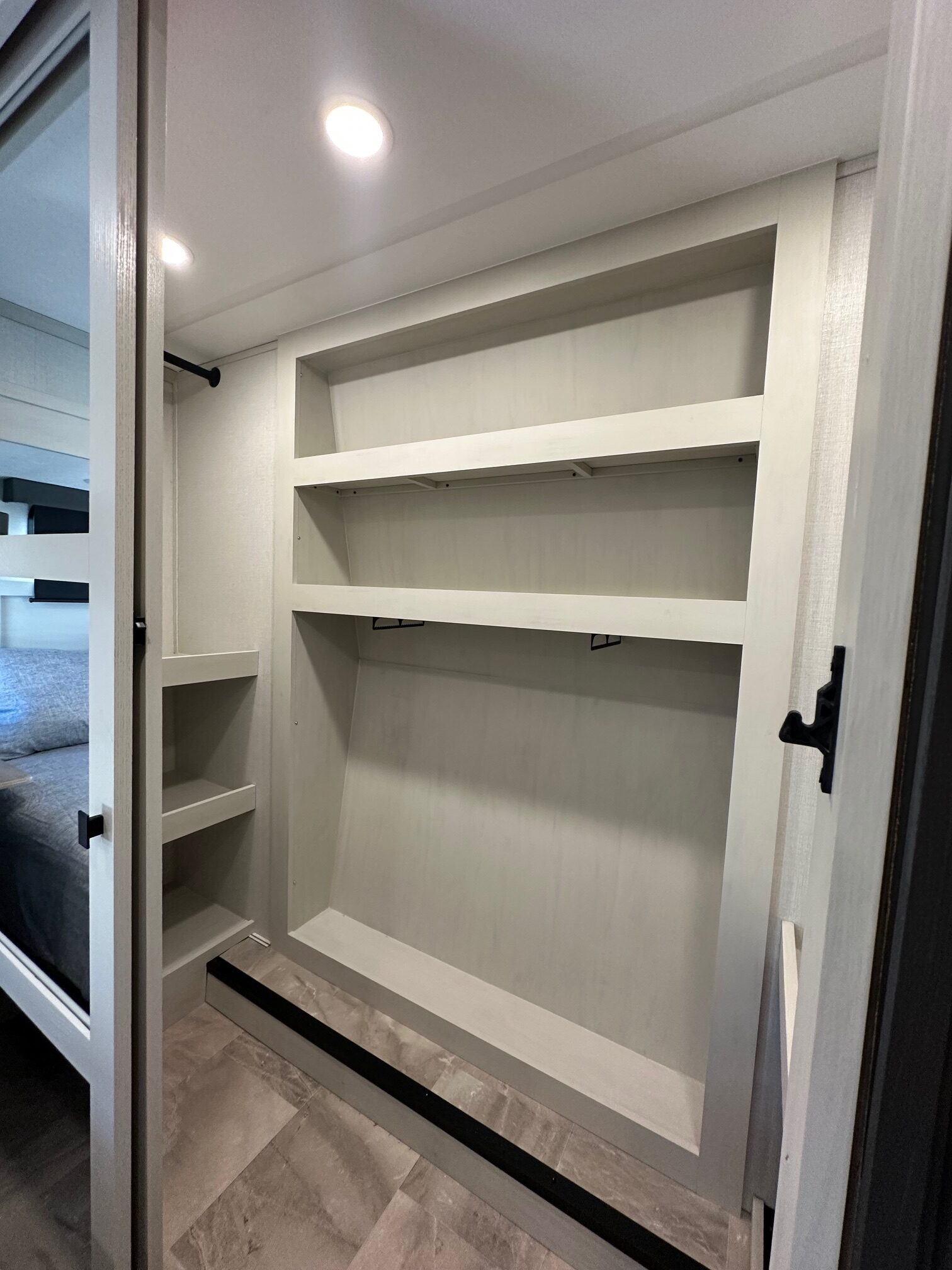 NEW 2026 Coachmen Brookstone 374RK 5th wheel