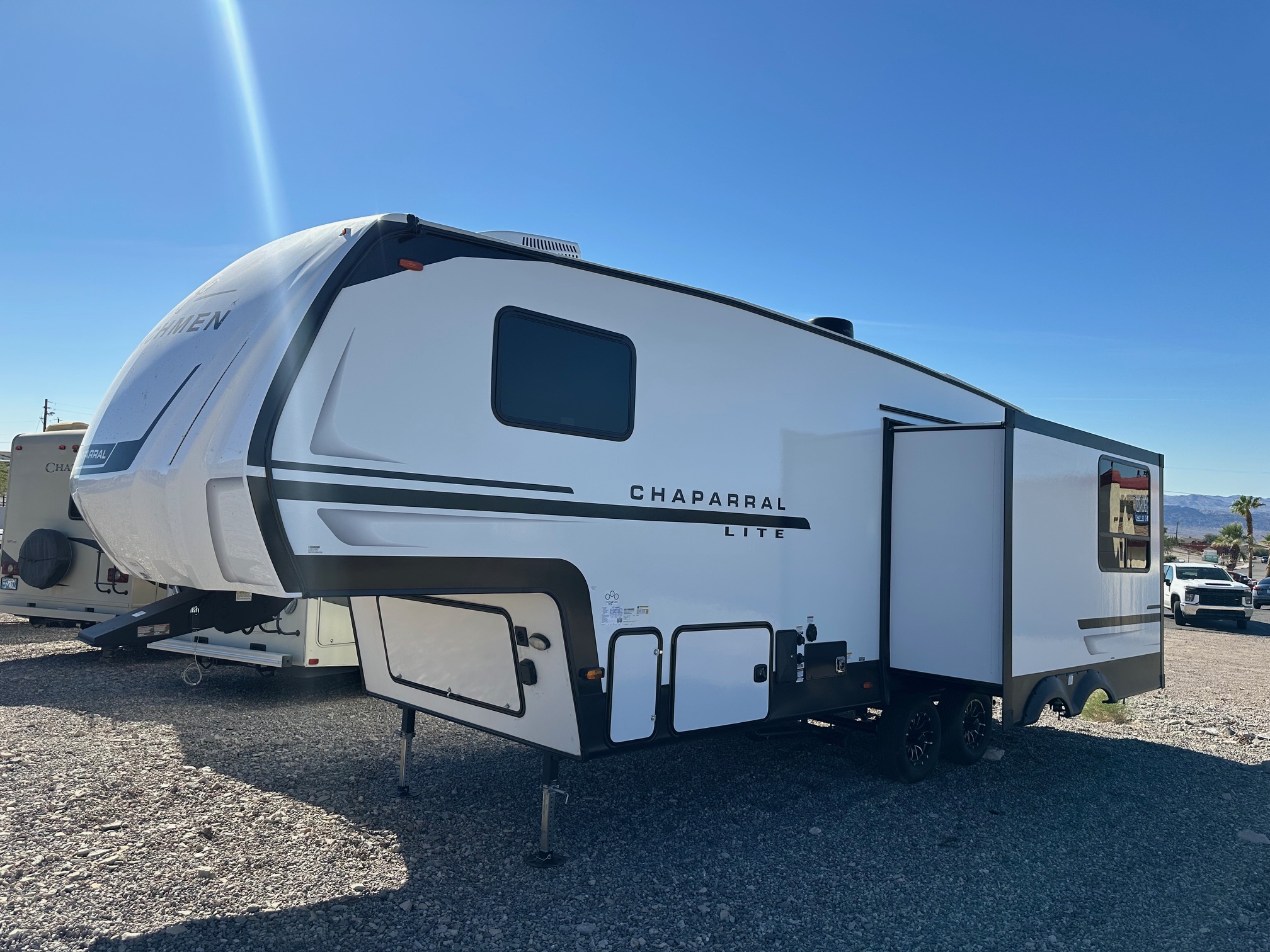 NEW 2026 Coachmen Chaparral Lite 254RLS 5th Wheel