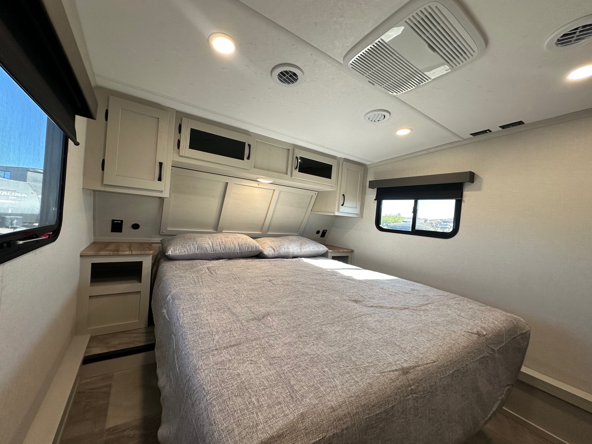 NEW 2026 Coachmen Chaparral Lite 254RLS 5th Wheel