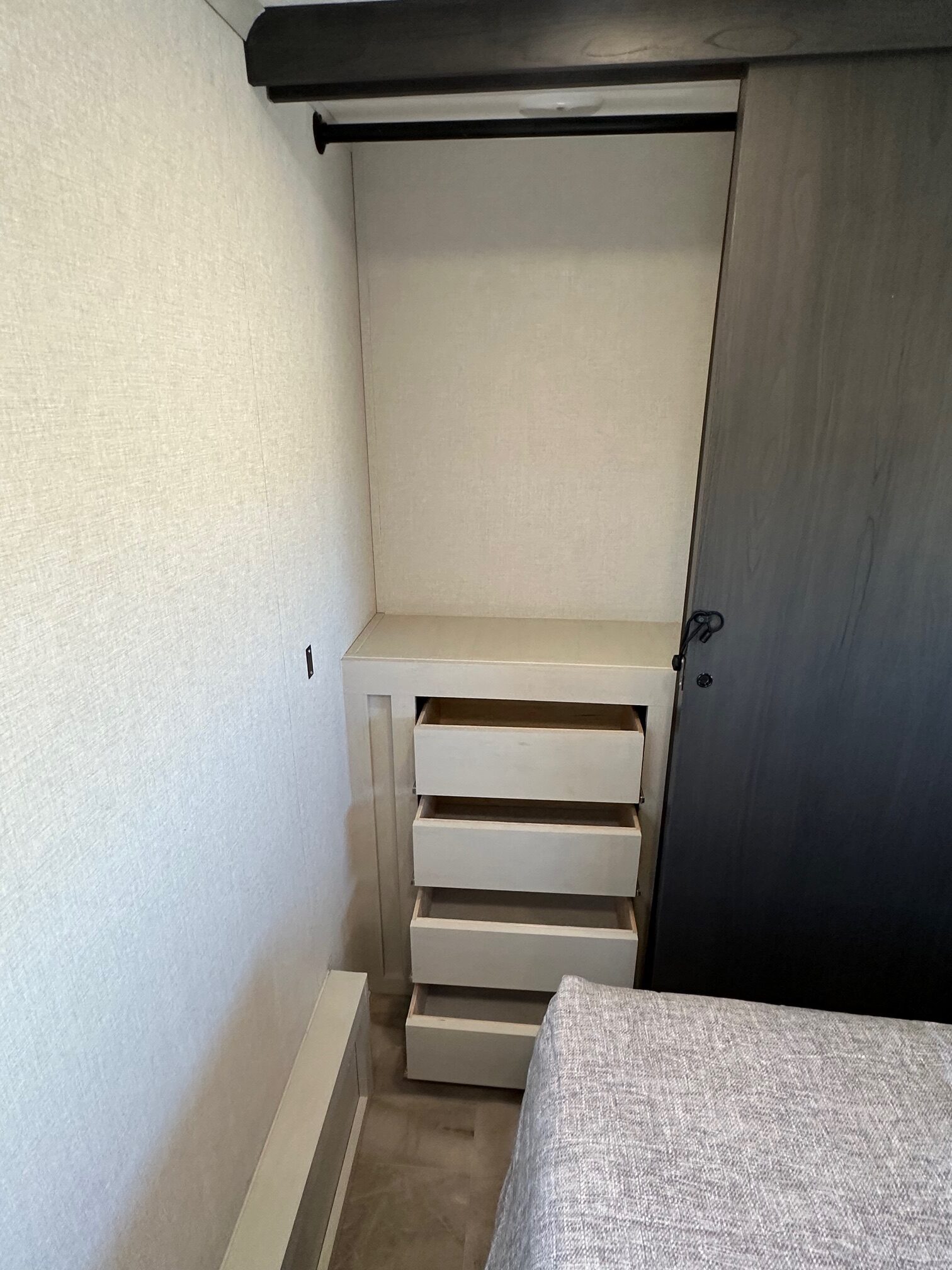 NEW 2026 Coachmen Chaparral Lite 254RLS 5th Wheel