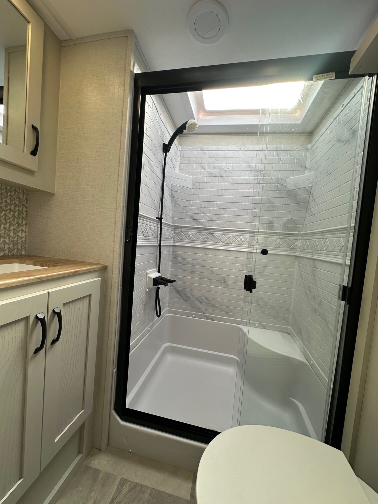 NEW 2026 Coachmen Chaparral Lite 254RLS 5th Wheel