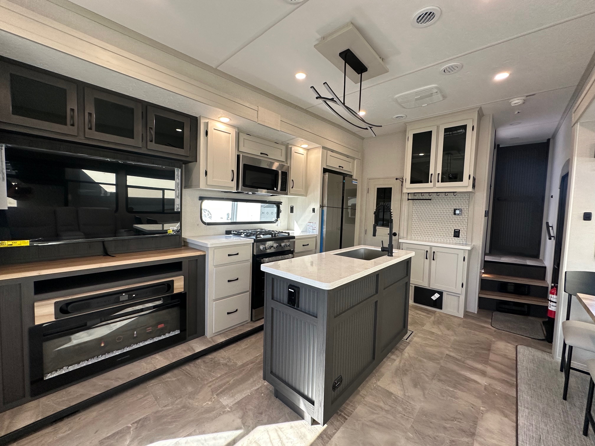 NEW 2026 Coachman Brookstone 290RL 5th Wheel