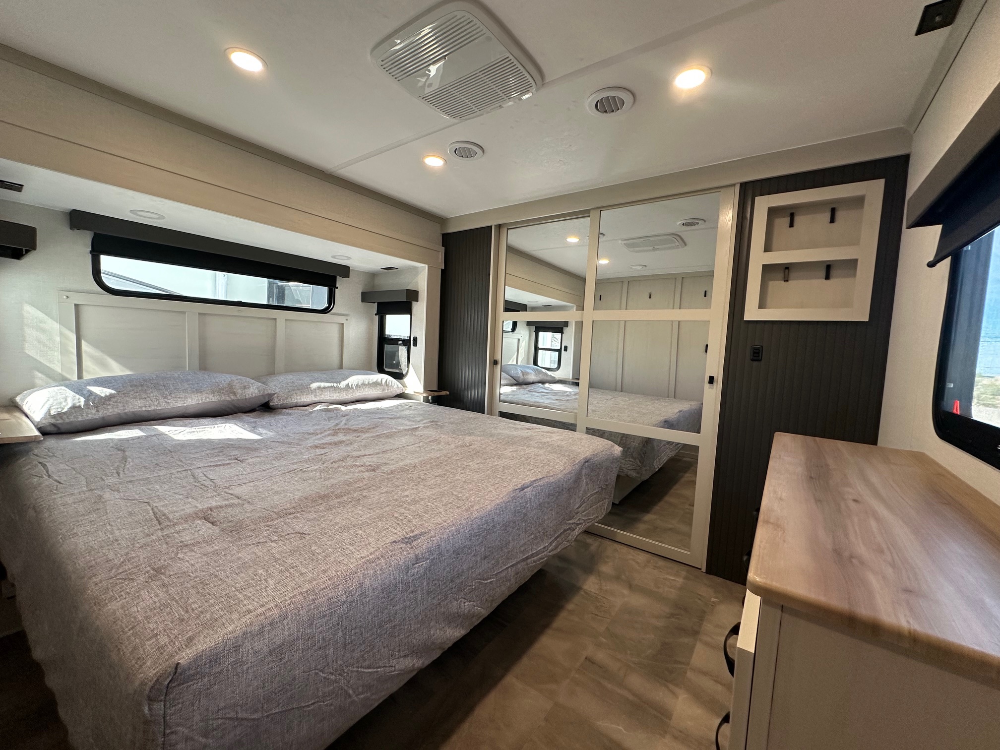 NEW 2026 Coachman Brookstone 290RL 5th Wheel