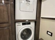 2020 Entegra Anthem 44B Class A Diesel Pusher – 1 1/2 bathrooms 