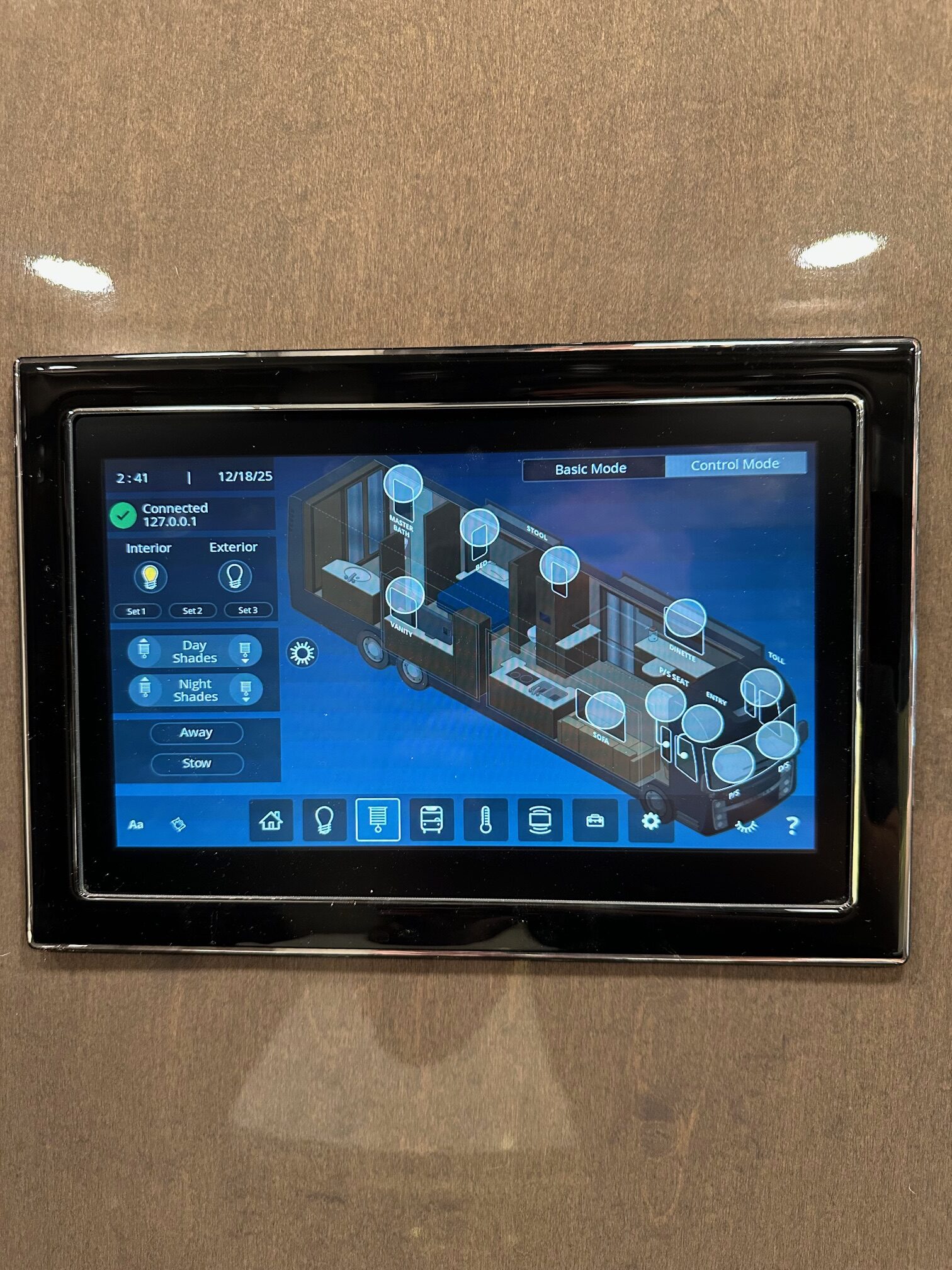 2020 Entegra Anthem 44B Class A Diesel Pusher – 1 1/2 bathrooms 