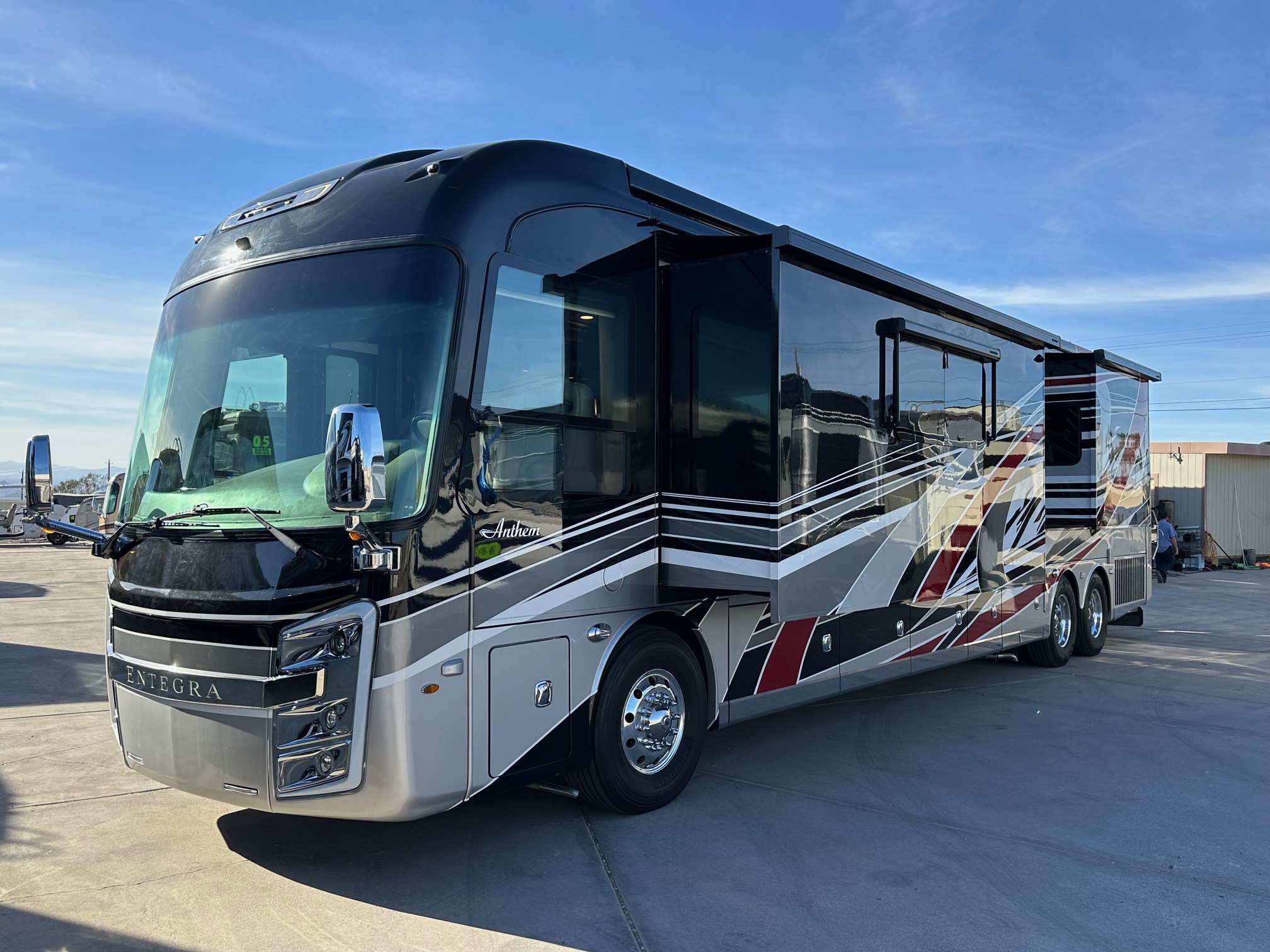 2020 Entegra Anthem 44B Class A Diesel Pusher – 1 1/2 bathrooms 