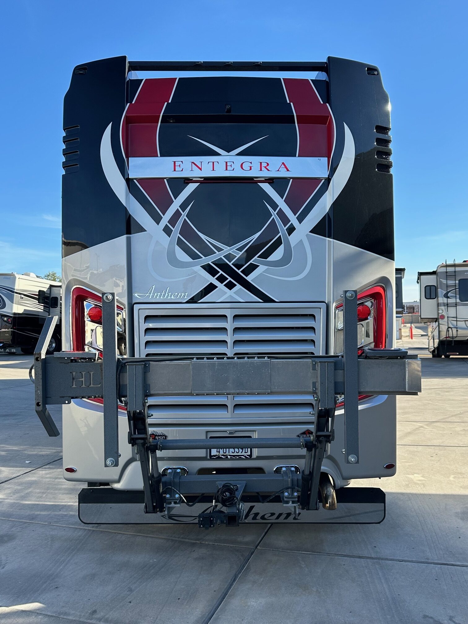 2020 Entegra Anthem 44B Class A Diesel Pusher – 1 1/2 bathrooms 