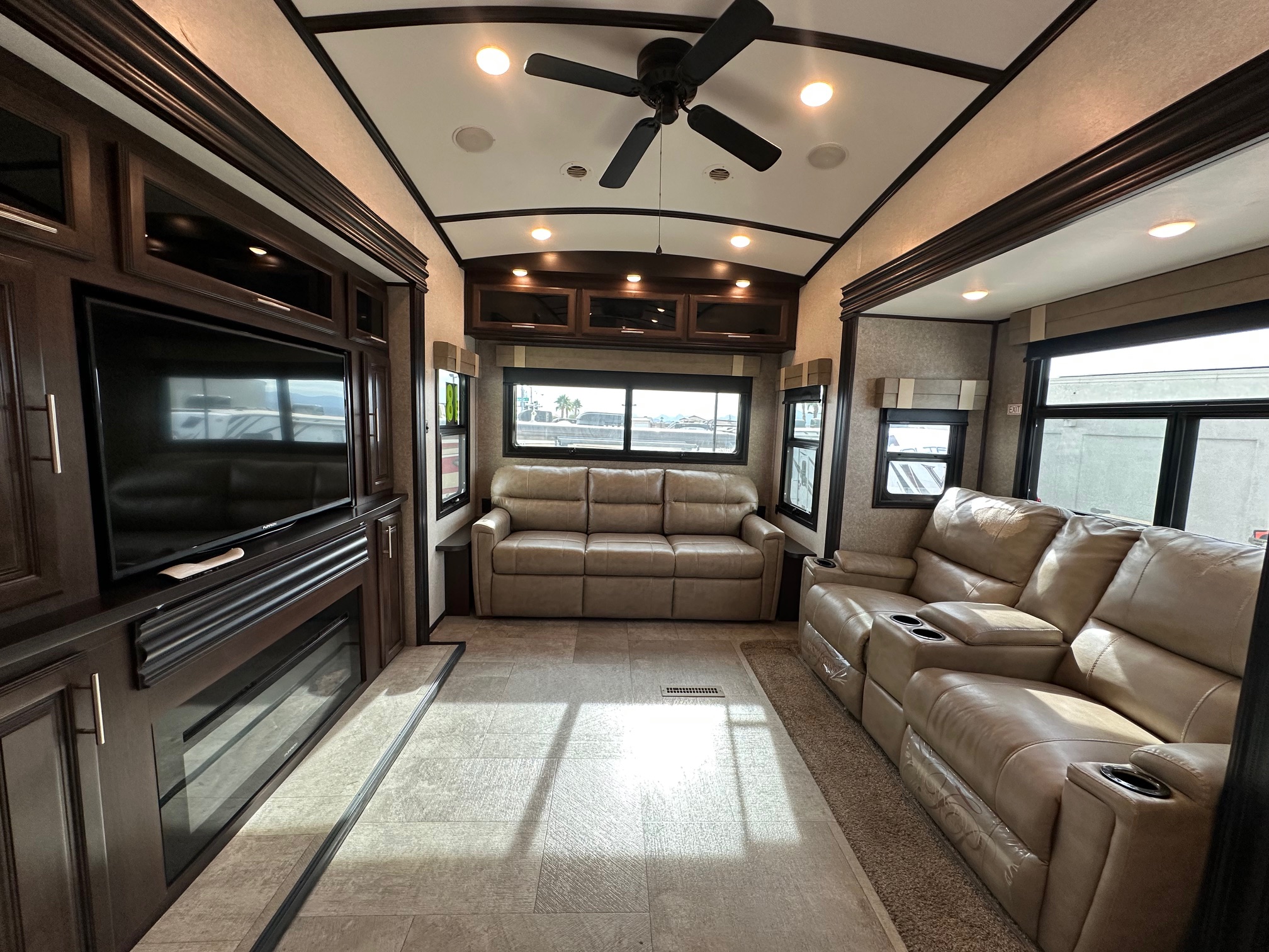 2018 Jayco North Point 361RSFS 5th Wheel