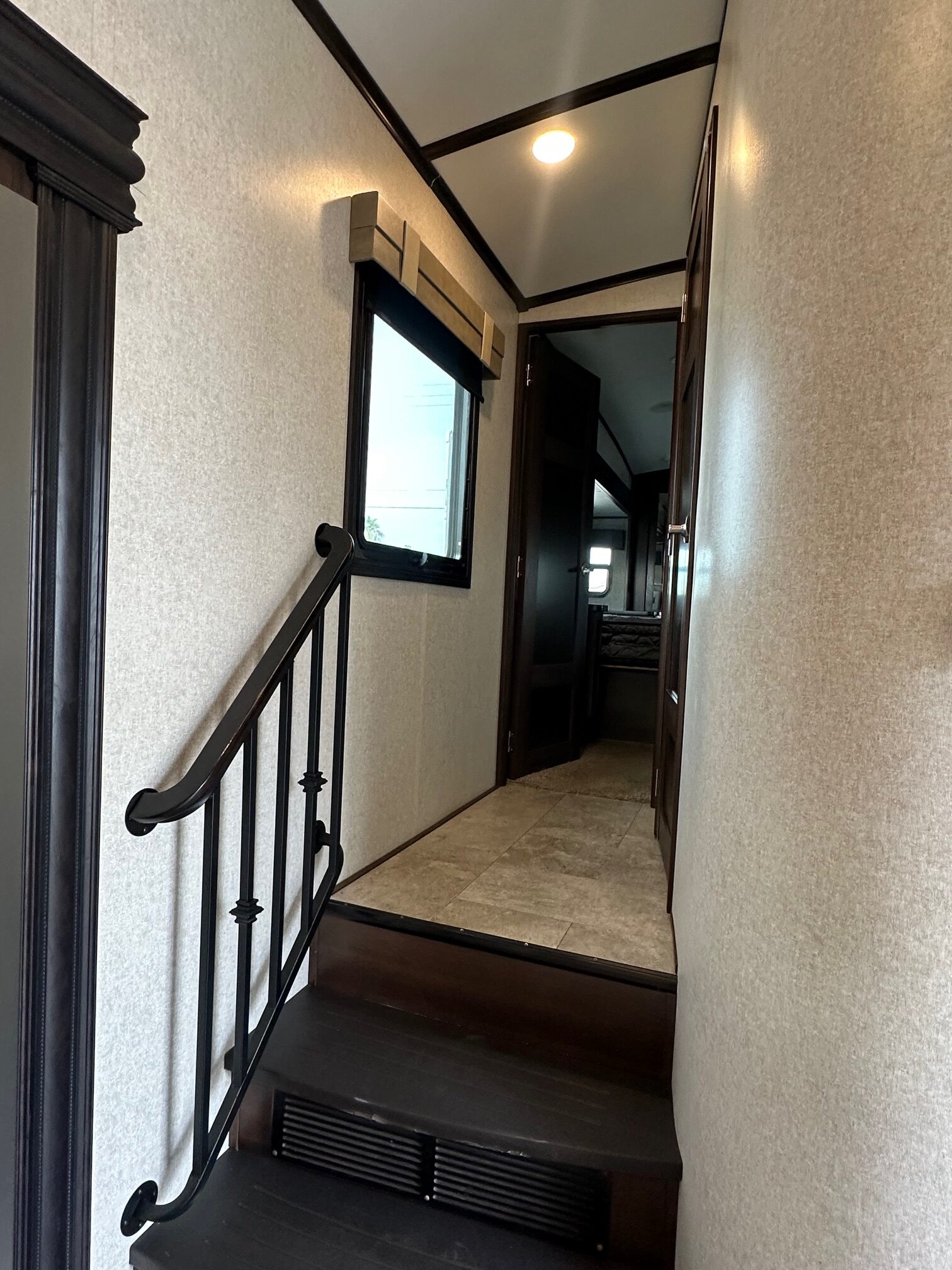 2018 Jayco North Point 361RSFS 5th Wheel