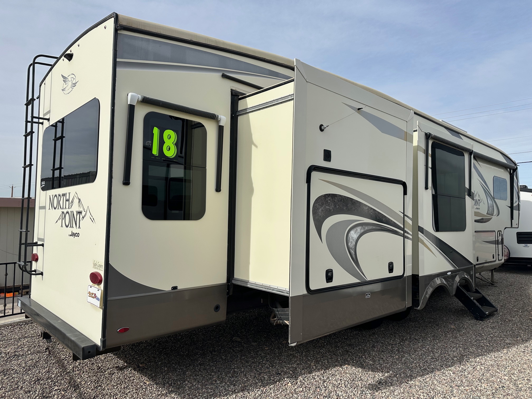 2018 Jayco North Point 361RSFS 5th Wheel