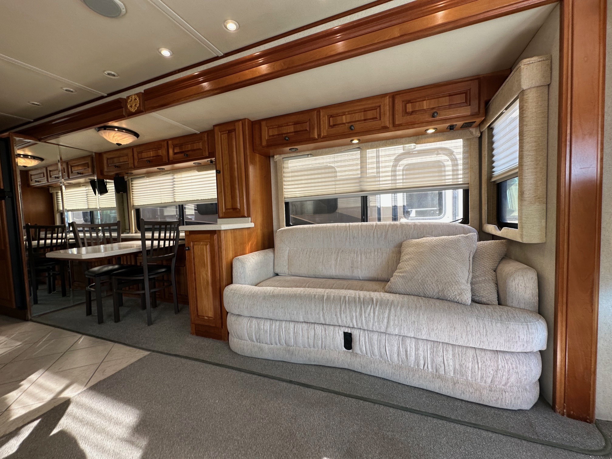 2002 Monaco Dynasty Princess 400 Diesel Pusher Class A Motorhome – Extra Clean!