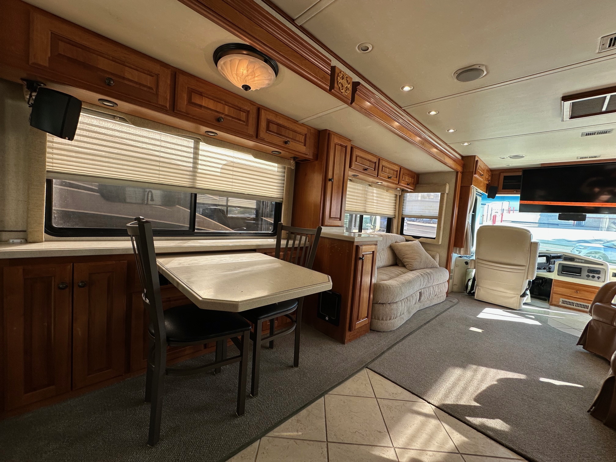 2002 Monaco Dynasty Princess 400 Diesel Pusher Class A Motorhome – Extra Clean!