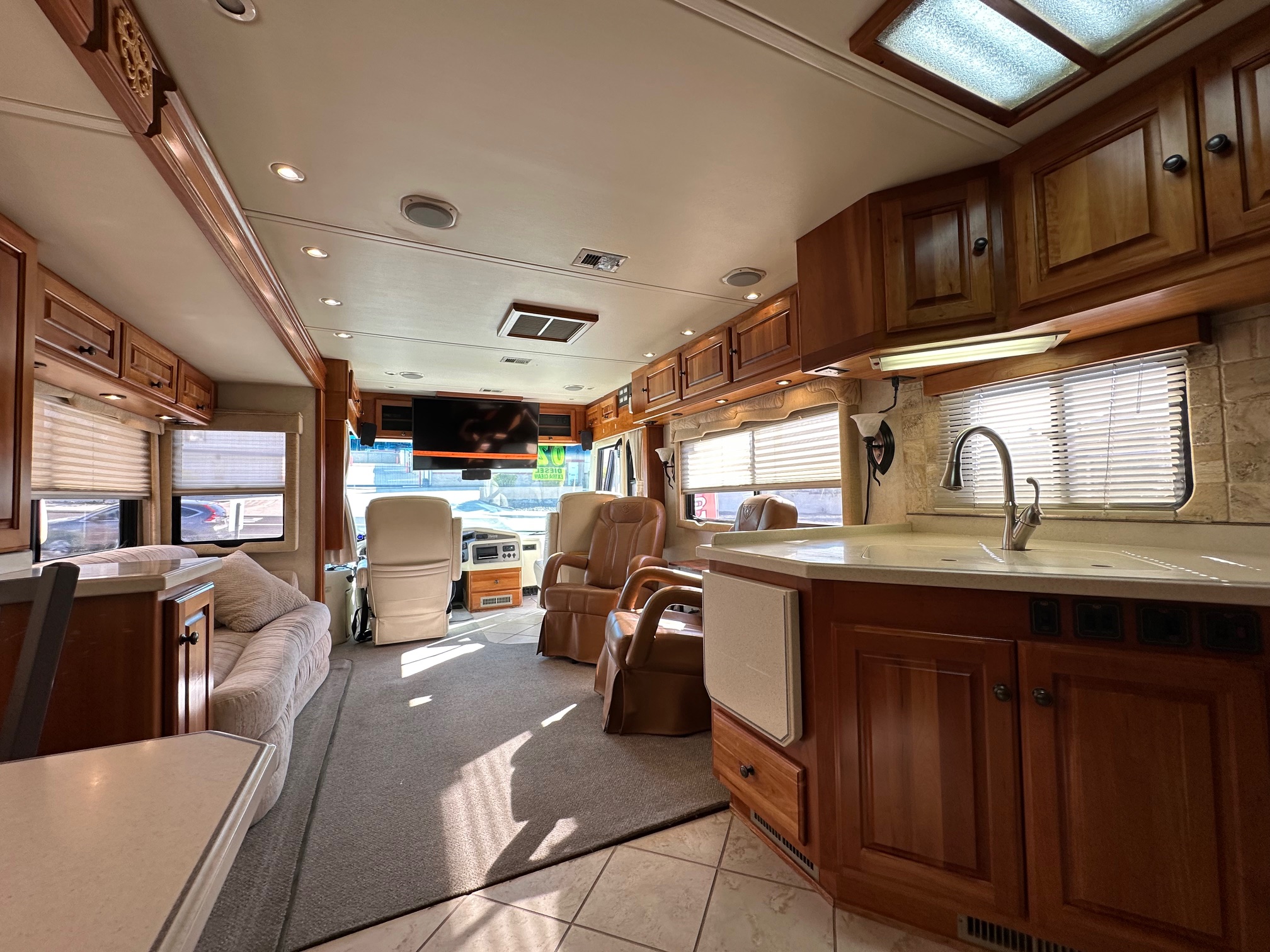 2002 Monaco Dynasty Princess 400 Diesel Pusher Class A Motorhome – Extra Clean!