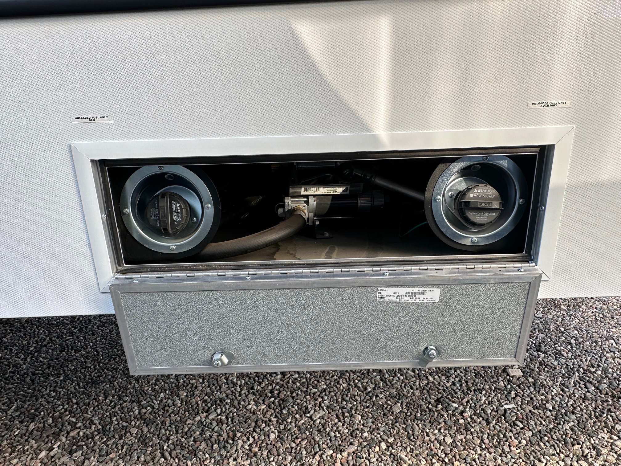 2025 Keystone Fuzion FZ373 Toy Hauler – 1 1/2 bathrooms