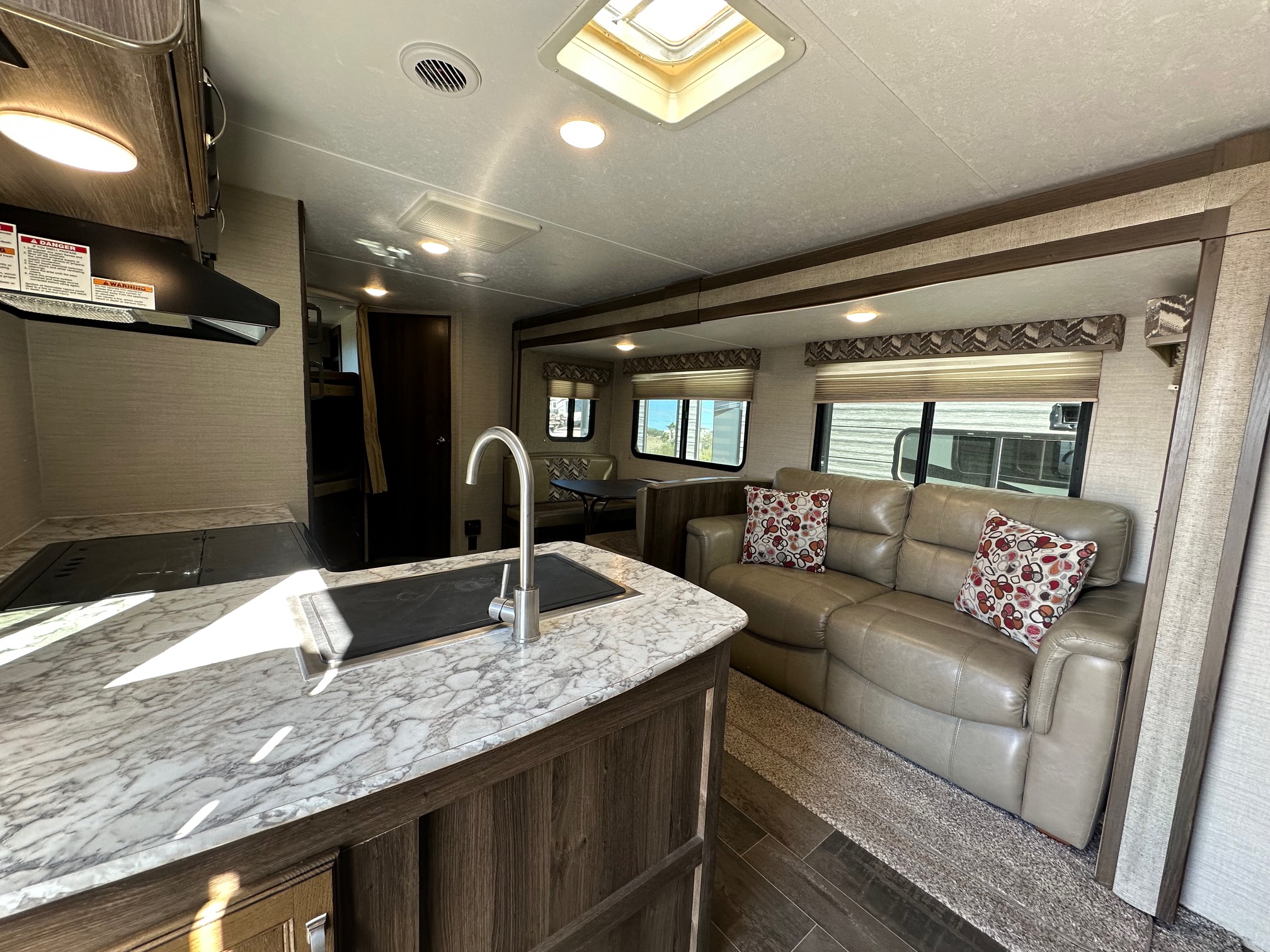 2019 Keystone Bullet Ultra-Lite 277BHSWE travel trailer – bunk model