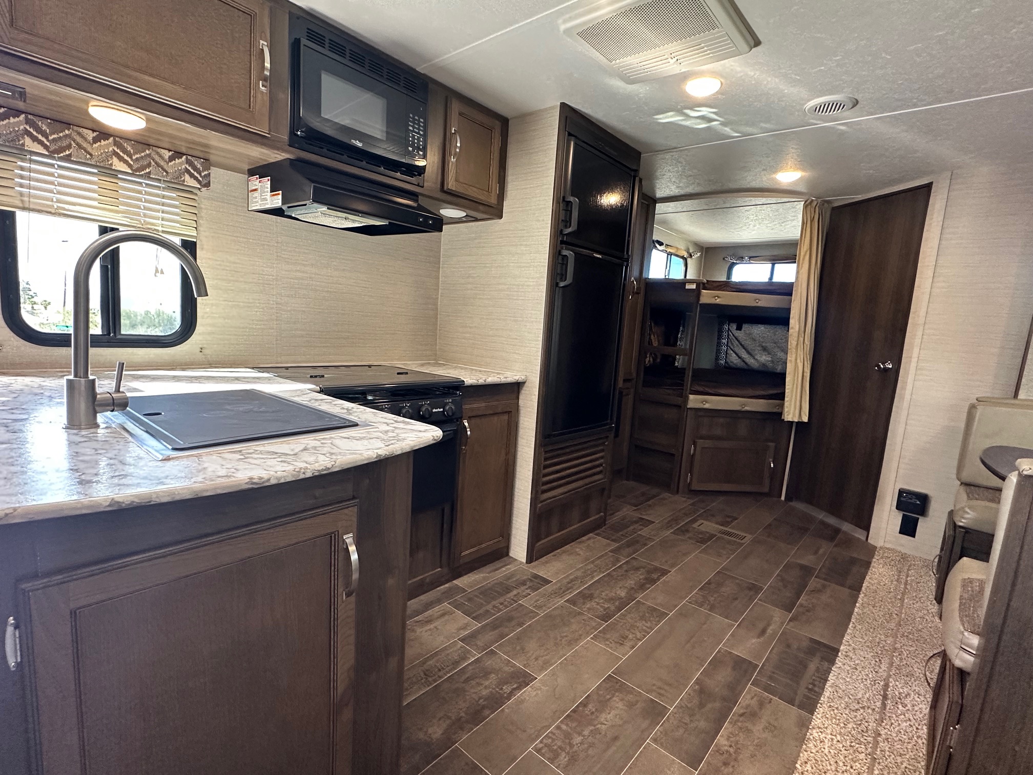 2019 Keystone Bullet Ultra-Lite 277BHSWE travel trailer – bunk model