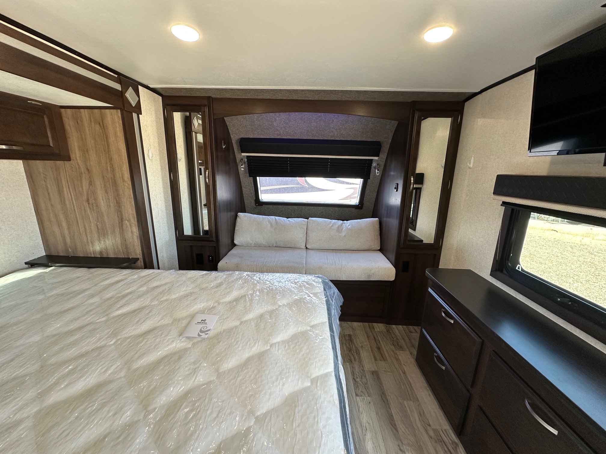 2019 Jayco White Hawk 32BHS Travel Trailer