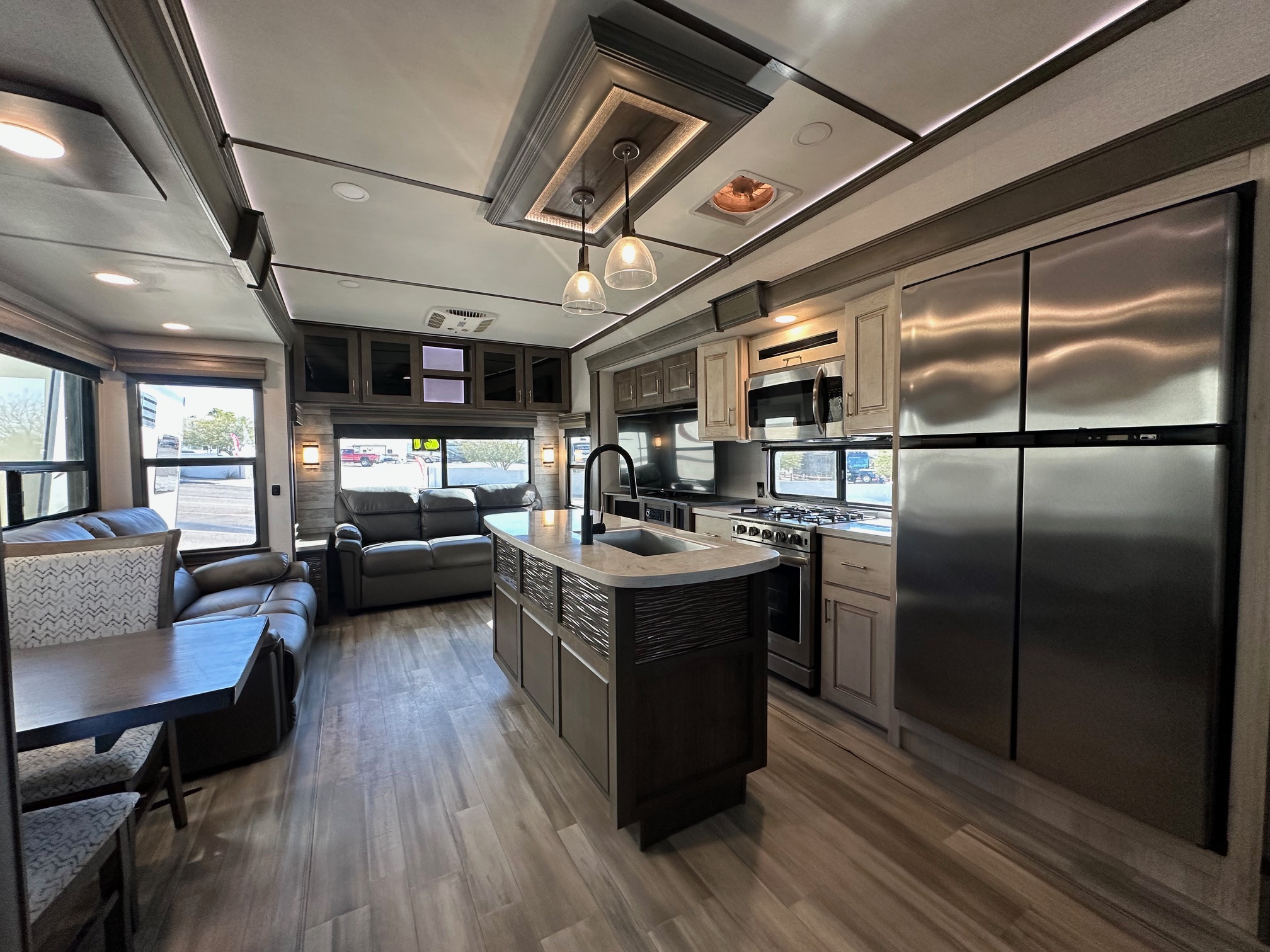 2021 Alliance Paradigm 340RL 5th wheel