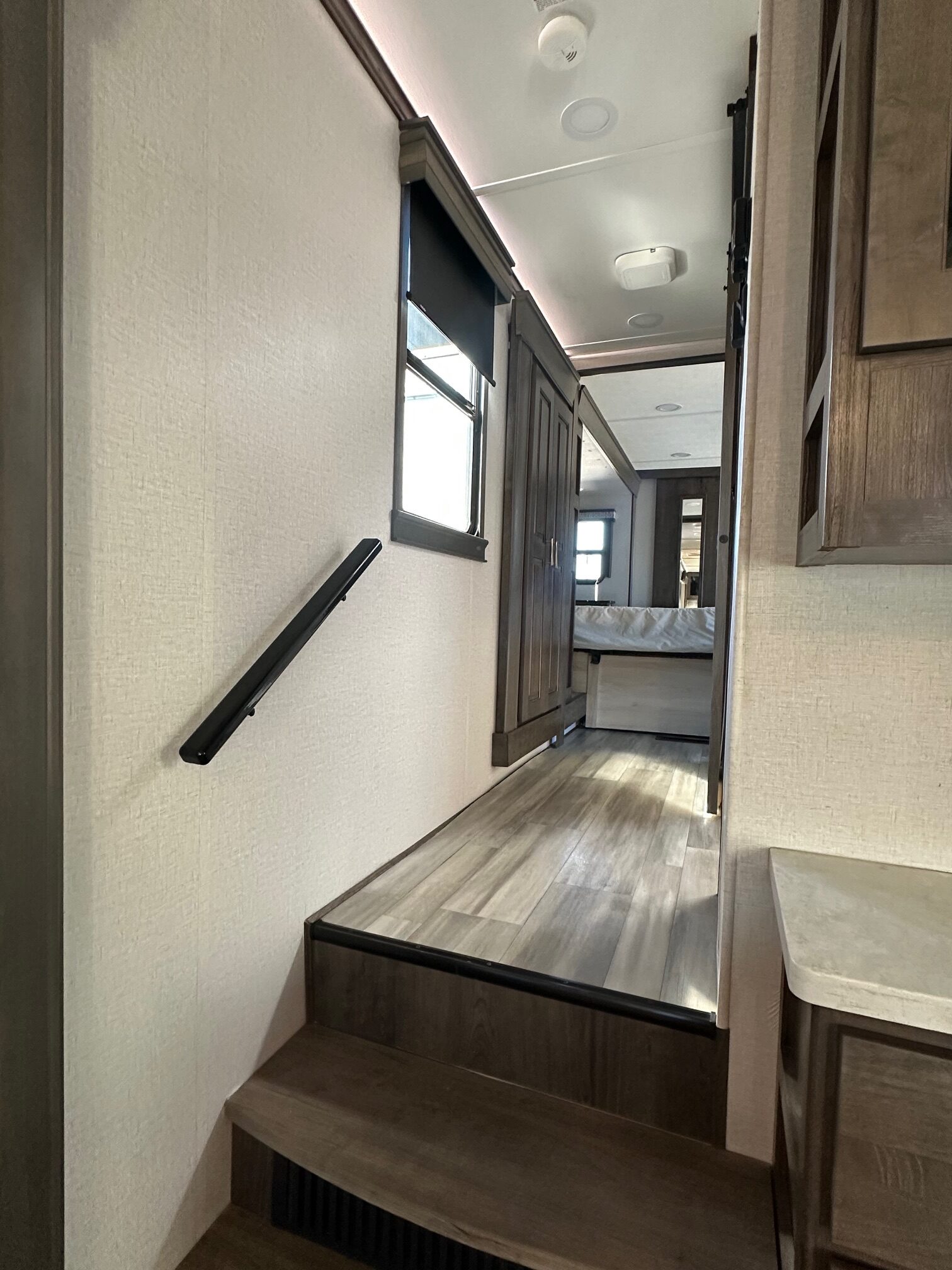 2021 Alliance Paradigm 340RL 5th wheel