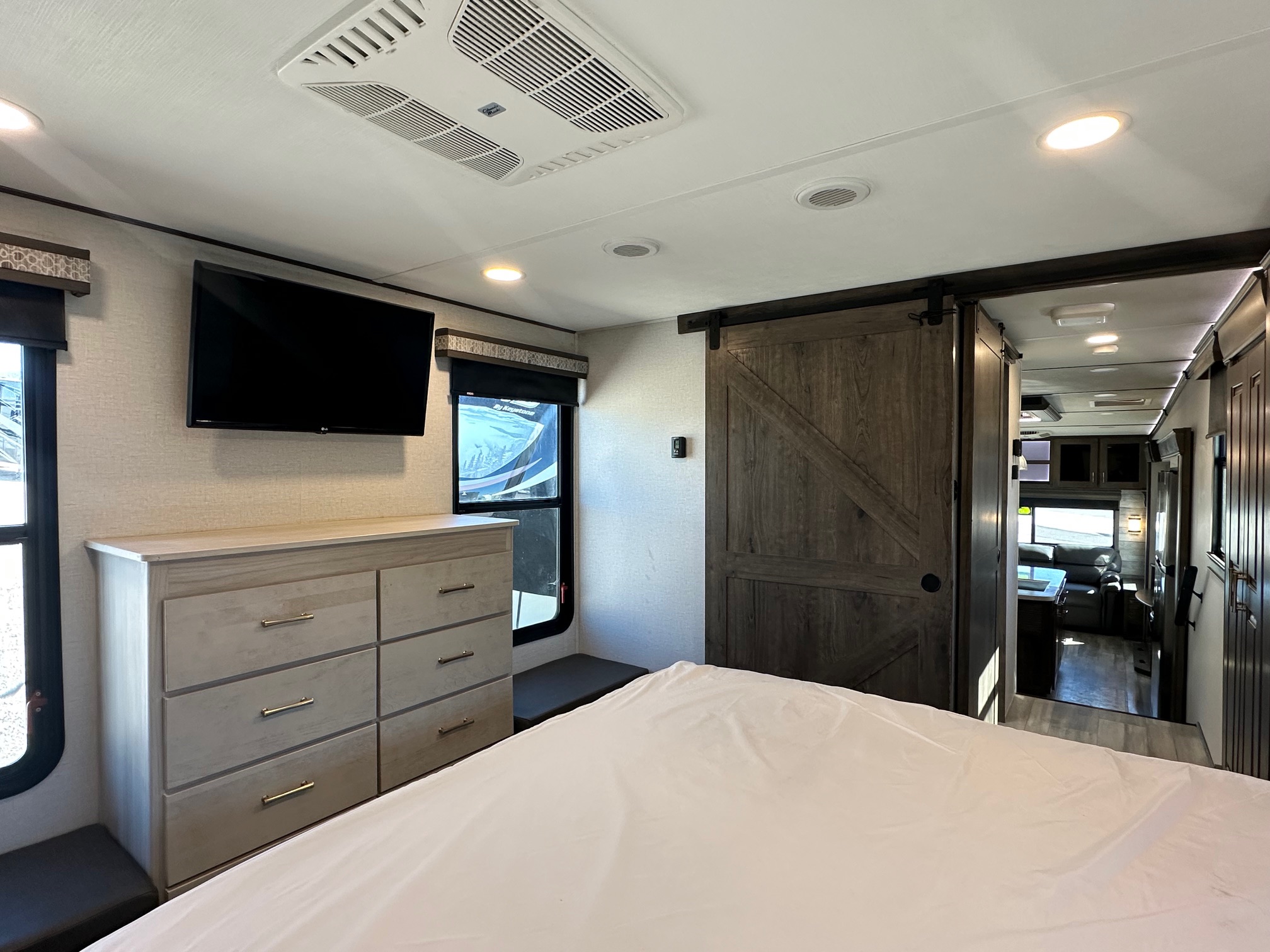 2021 Alliance Paradigm 340RL 5th wheel