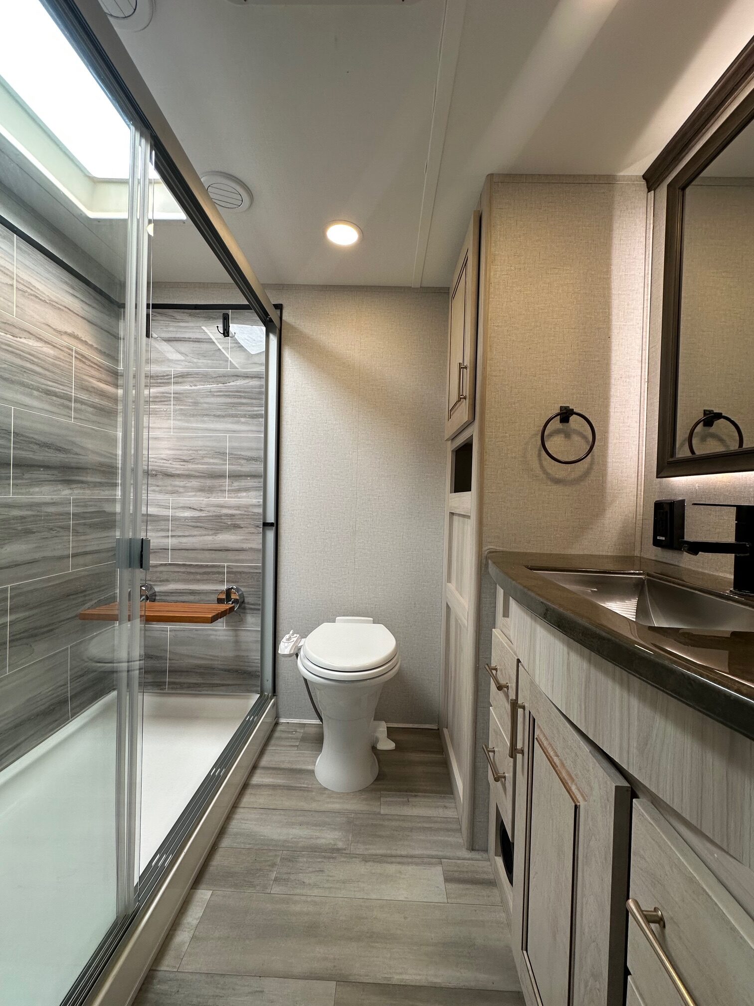 2021 Alliance Paradigm 340RL 5th wheel