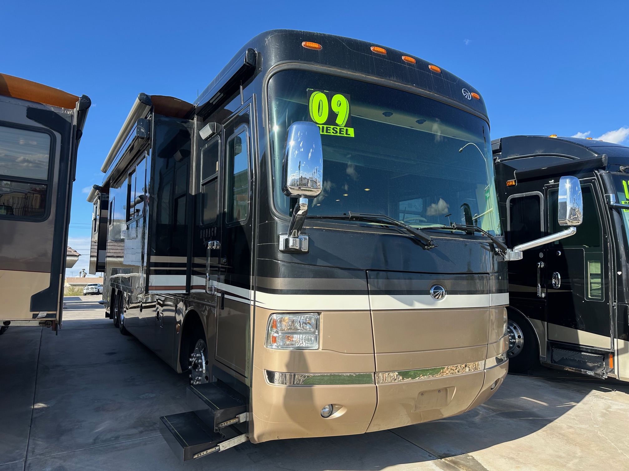 2009 Monaco Dynasty Bishop IV Class A Diesel Pusher Motorhome