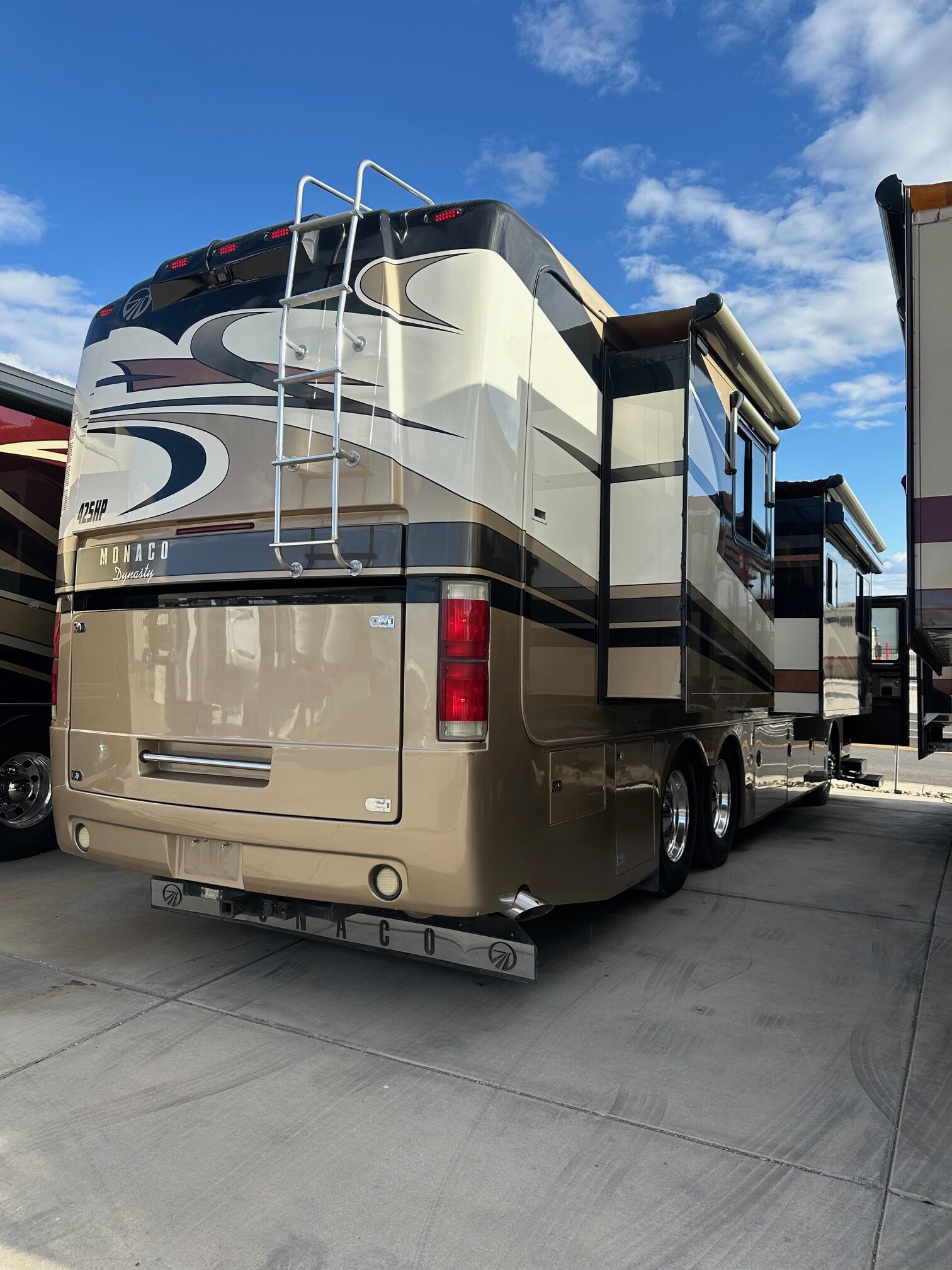 2009 Monaco Dynasty Bishop IV Class A Diesel Pusher Motorhome
