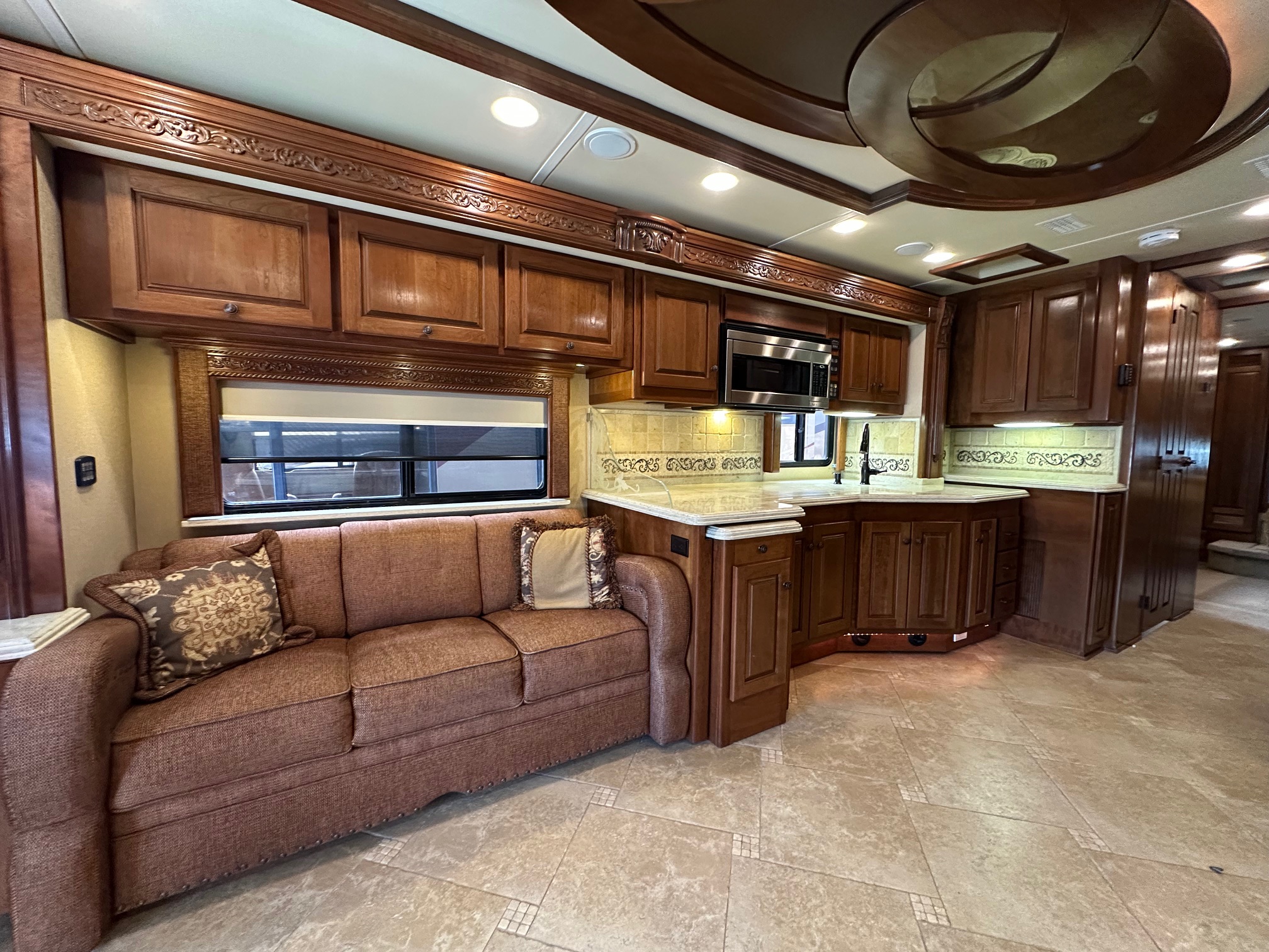 2009 Monaco Dynasty Bishop IV Class A Diesel Pusher Motorhome