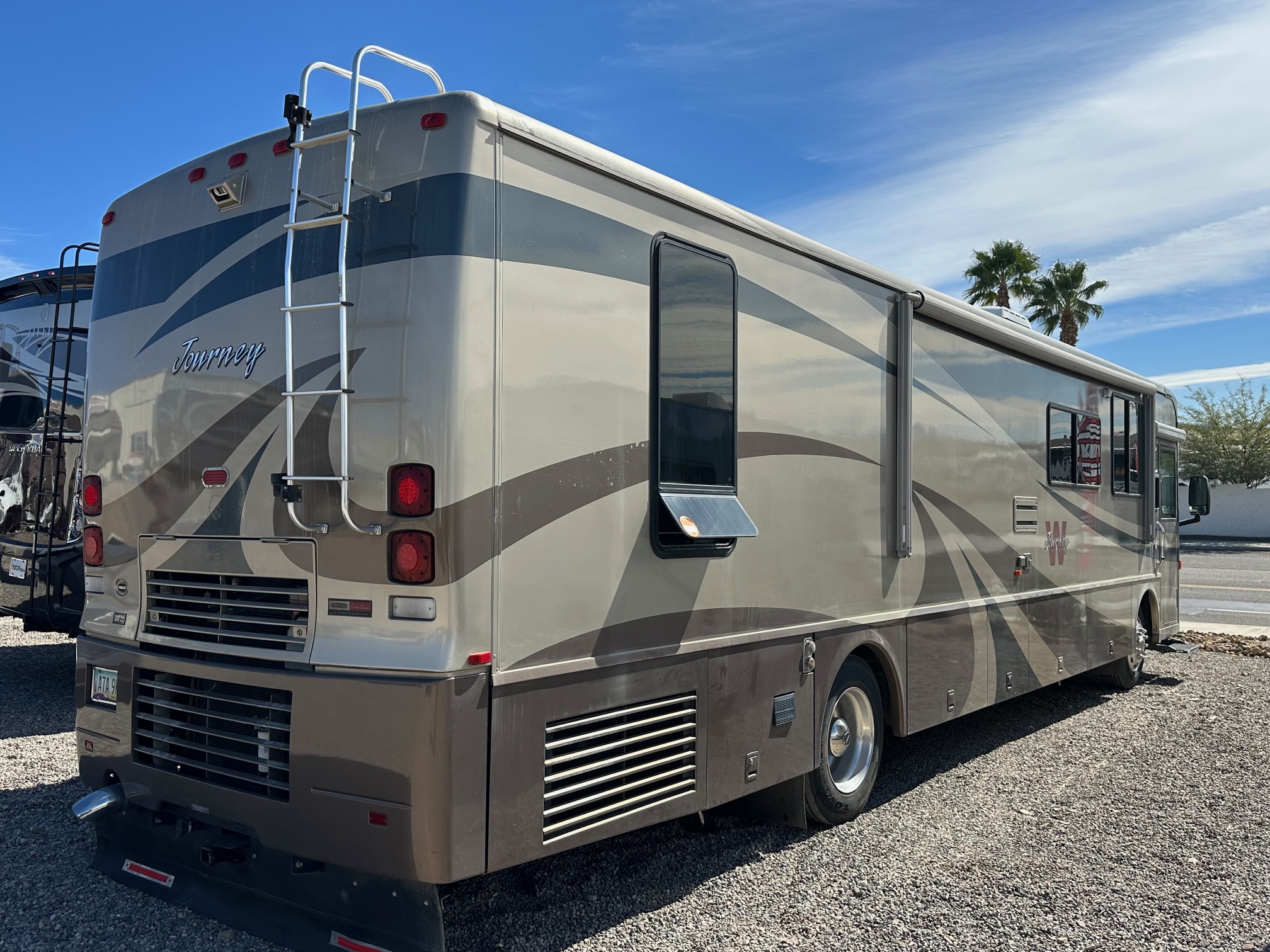 2004 Winnebago Journey 39W class a diesel pusher motorhome