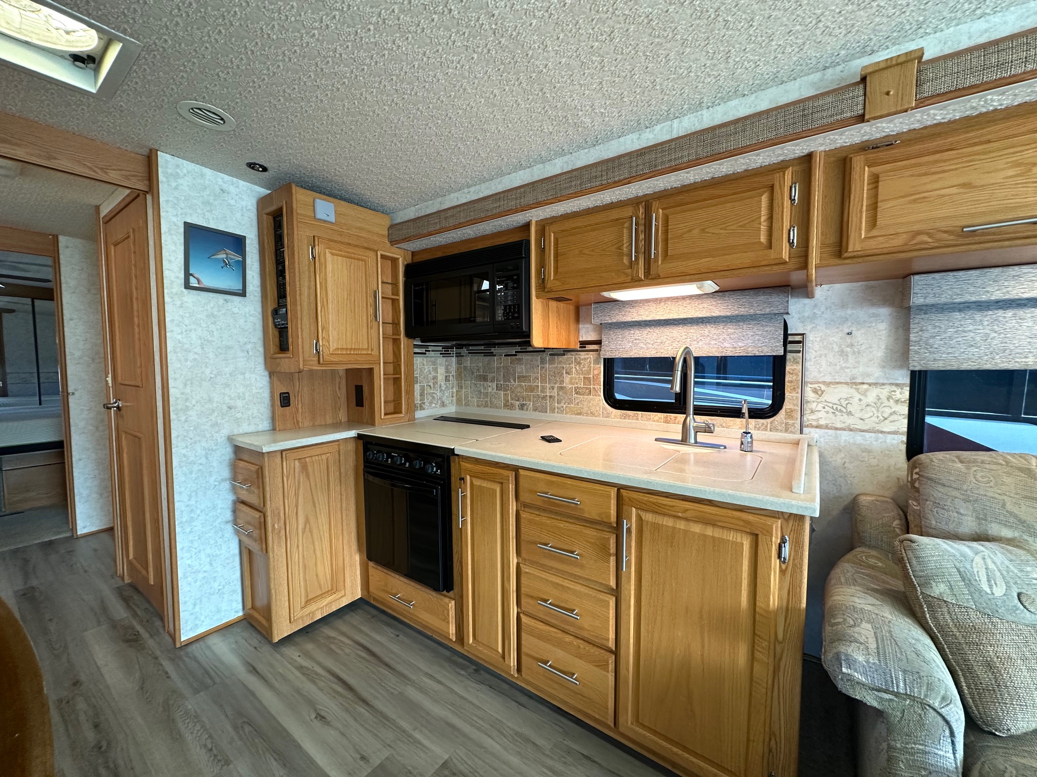 2004 Winnebago Journey 39W class a diesel pusher motorhome